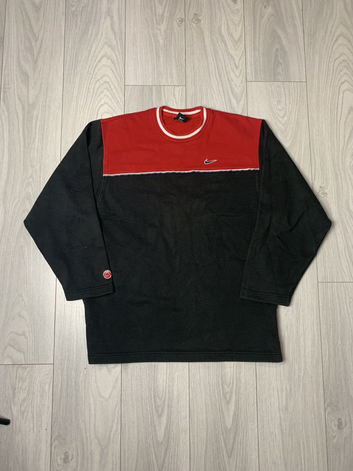 Vintage Vintage Nike Y2K With Swoosh Sweatshirt Size US M / EU 48-50 / 2 - 1 Thumbnail
