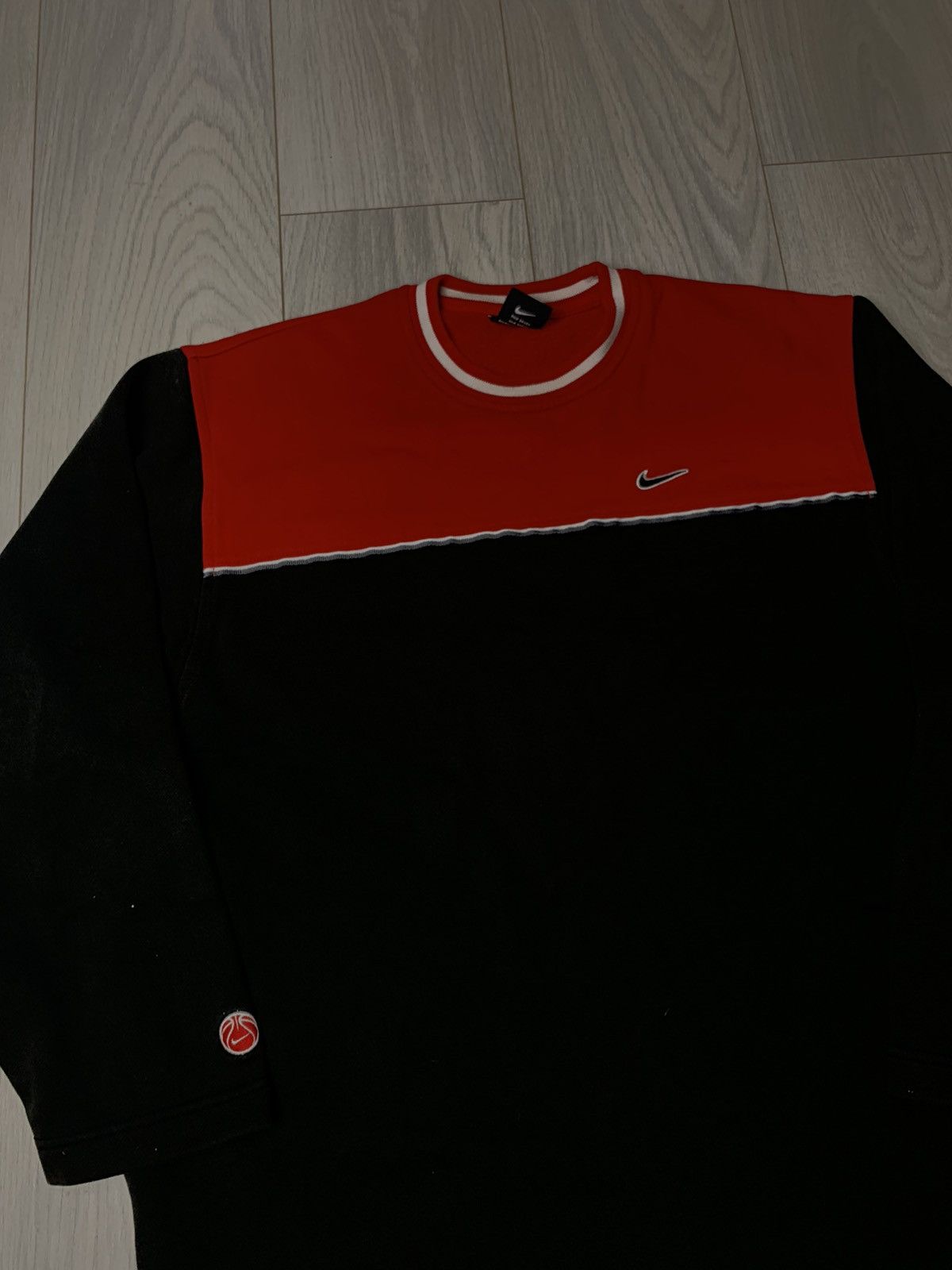 Vintage Vintage Nike Y2K With Swoosh Sweatshirt Size US M / EU 48-50 / 2 - 3 Thumbnail