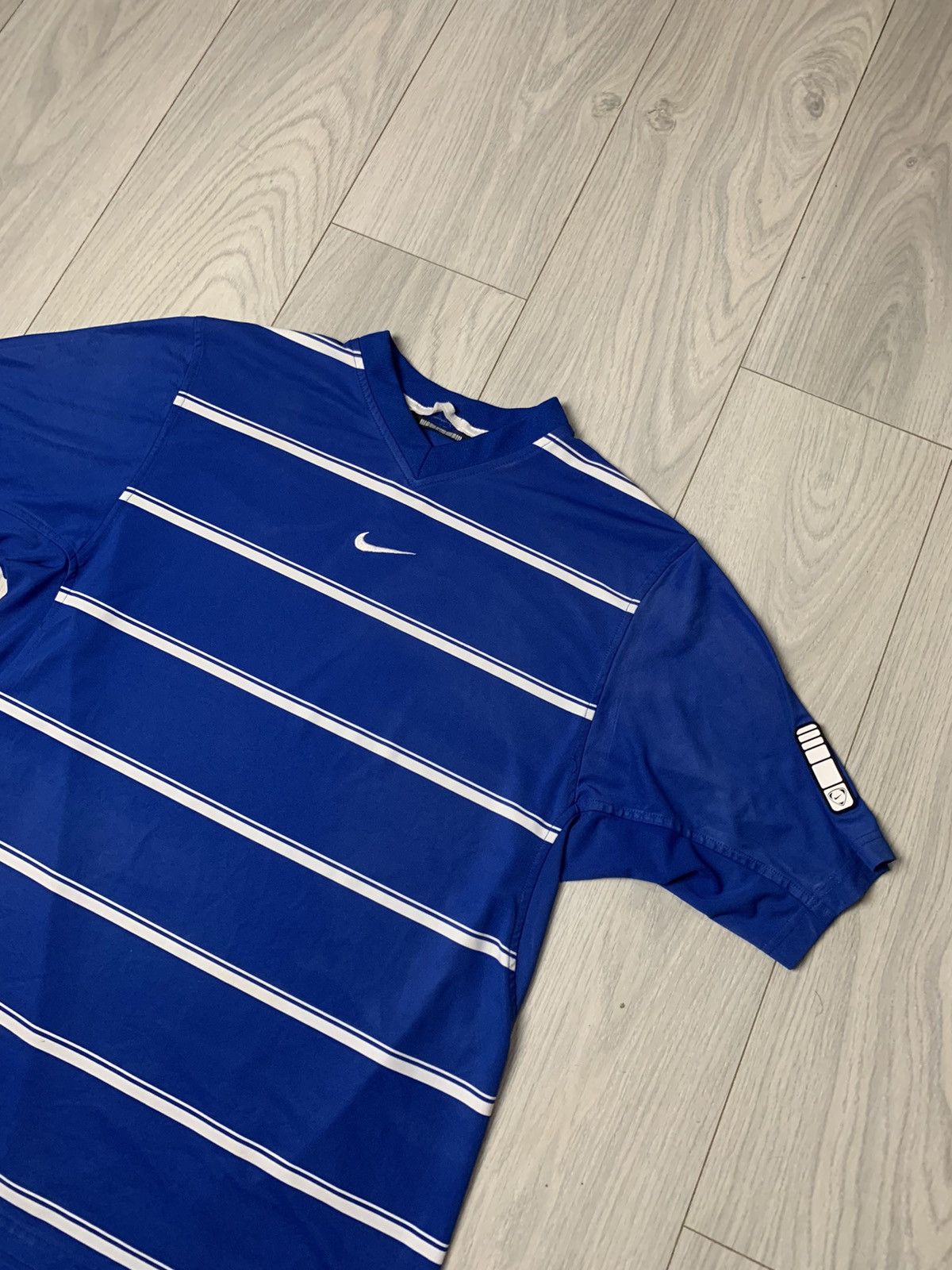 Vintage Vintage Nike T-Shirt Centre logo Size US M / EU 48-50 / 2 - 2 Thumbnail