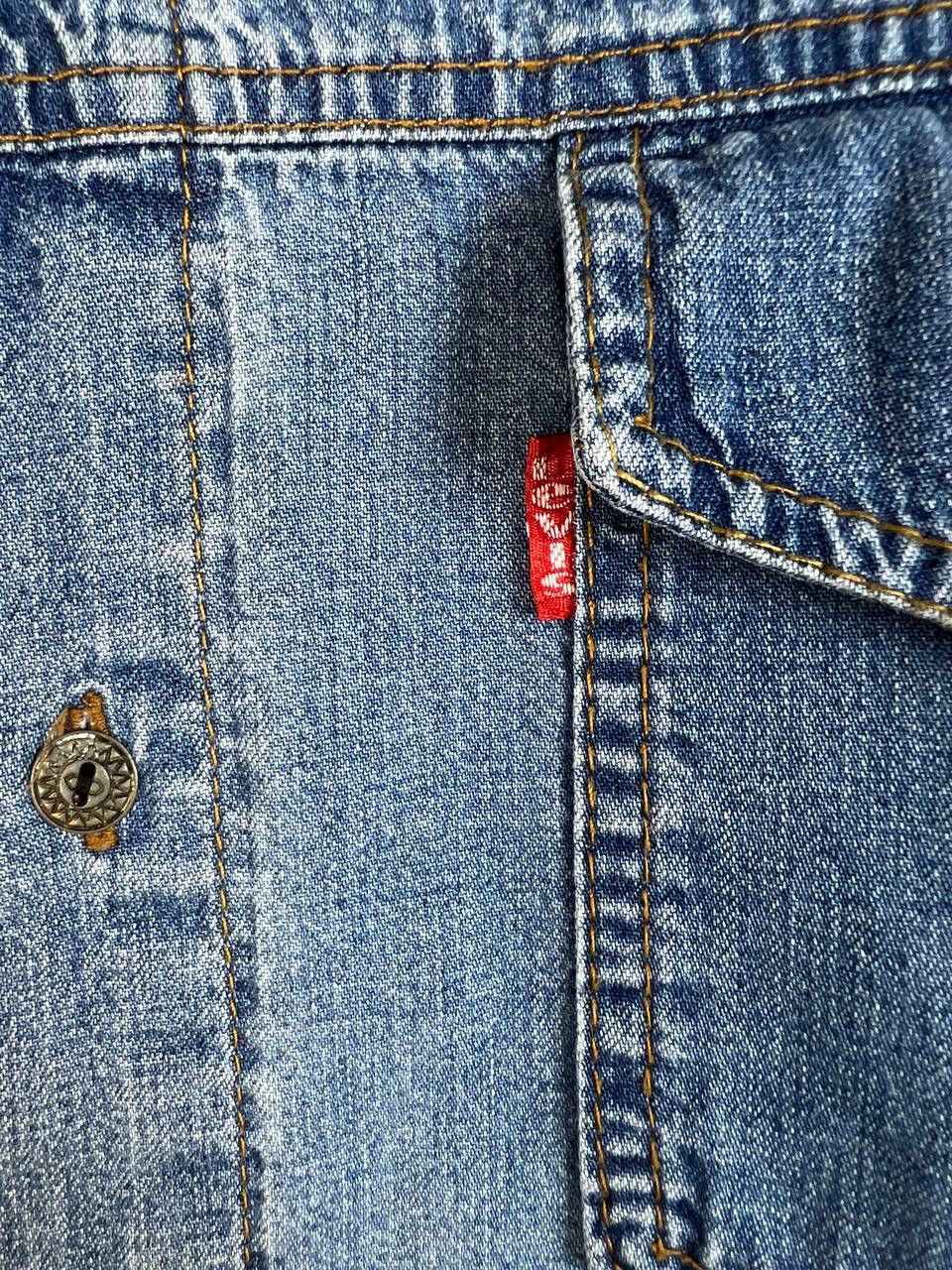 Levi's Levi’s 90s denim vintage shirt size L Size US XL / EU 56 / 4 - 2 Thumbnail
