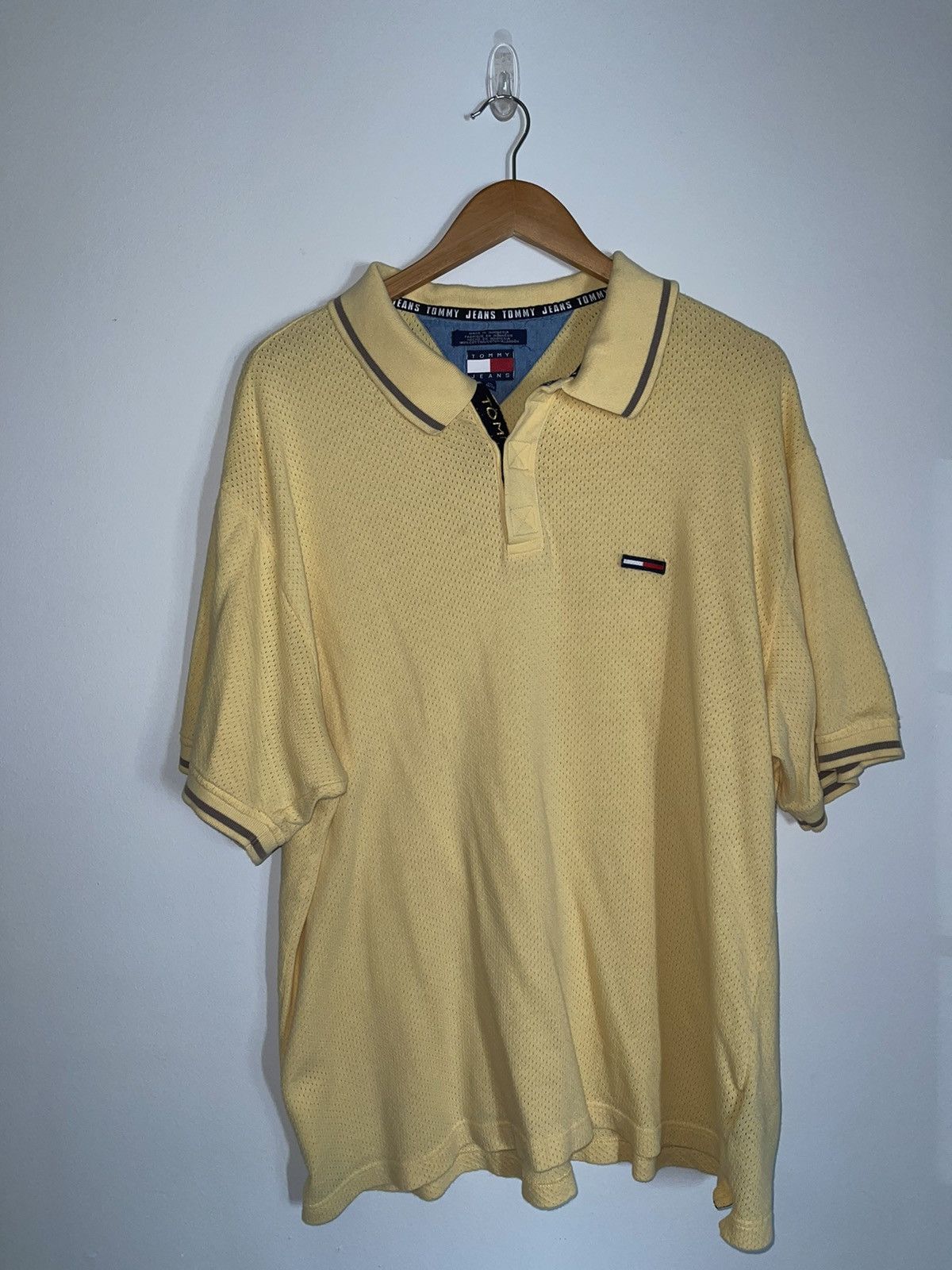 Tommy Hilfiger Vintage Tommy Hilfiger Perforated Shirt Size US XL / EU 56 / 4 - 1 Thumbnail