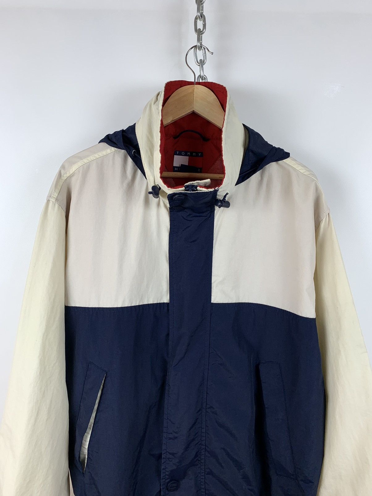 Tommy Hilfiger 90s Vintage Tommy Hilfiger Nylon Hooded Windbreaker Jacket Size US L / EU 52-54 / 3 - 6 Thumbnail