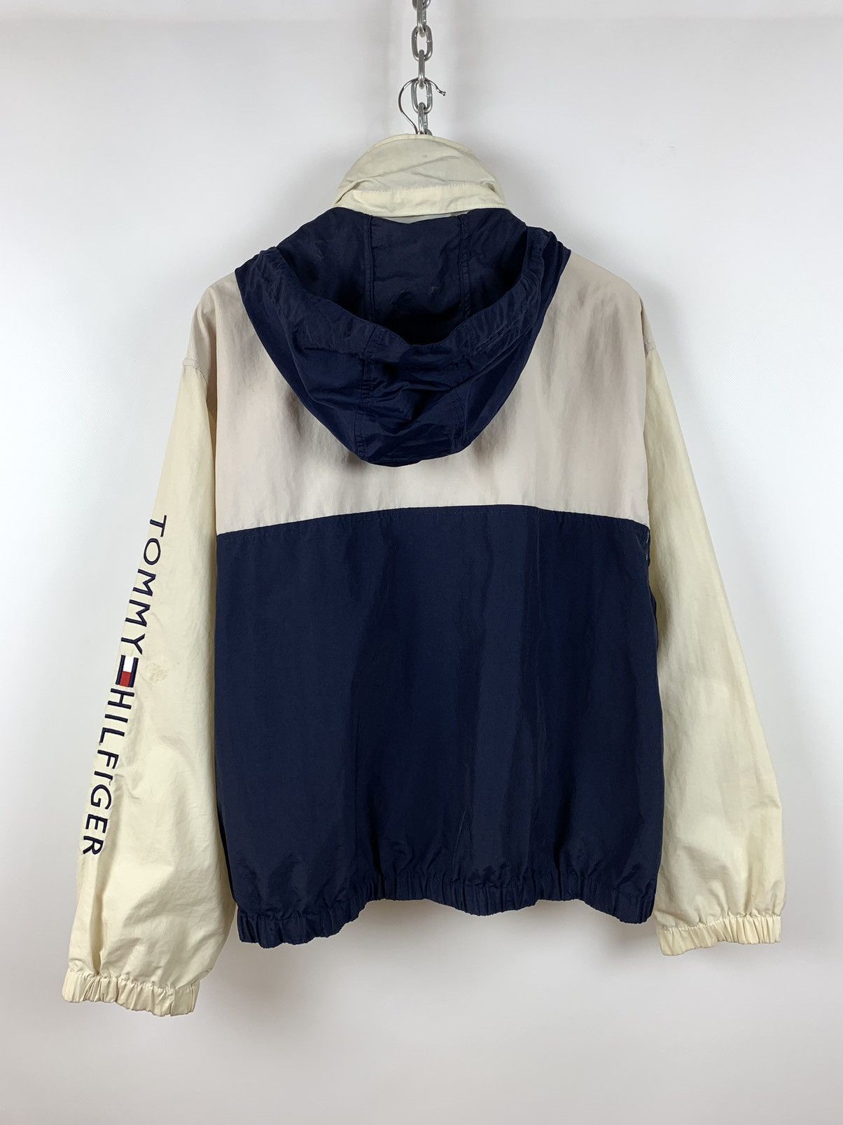 Tommy Hilfiger 90s Vintage Tommy Hilfiger Nylon Hooded Windbreaker Jacket Size US L / EU 52-54 / 3 - 3 Thumbnail