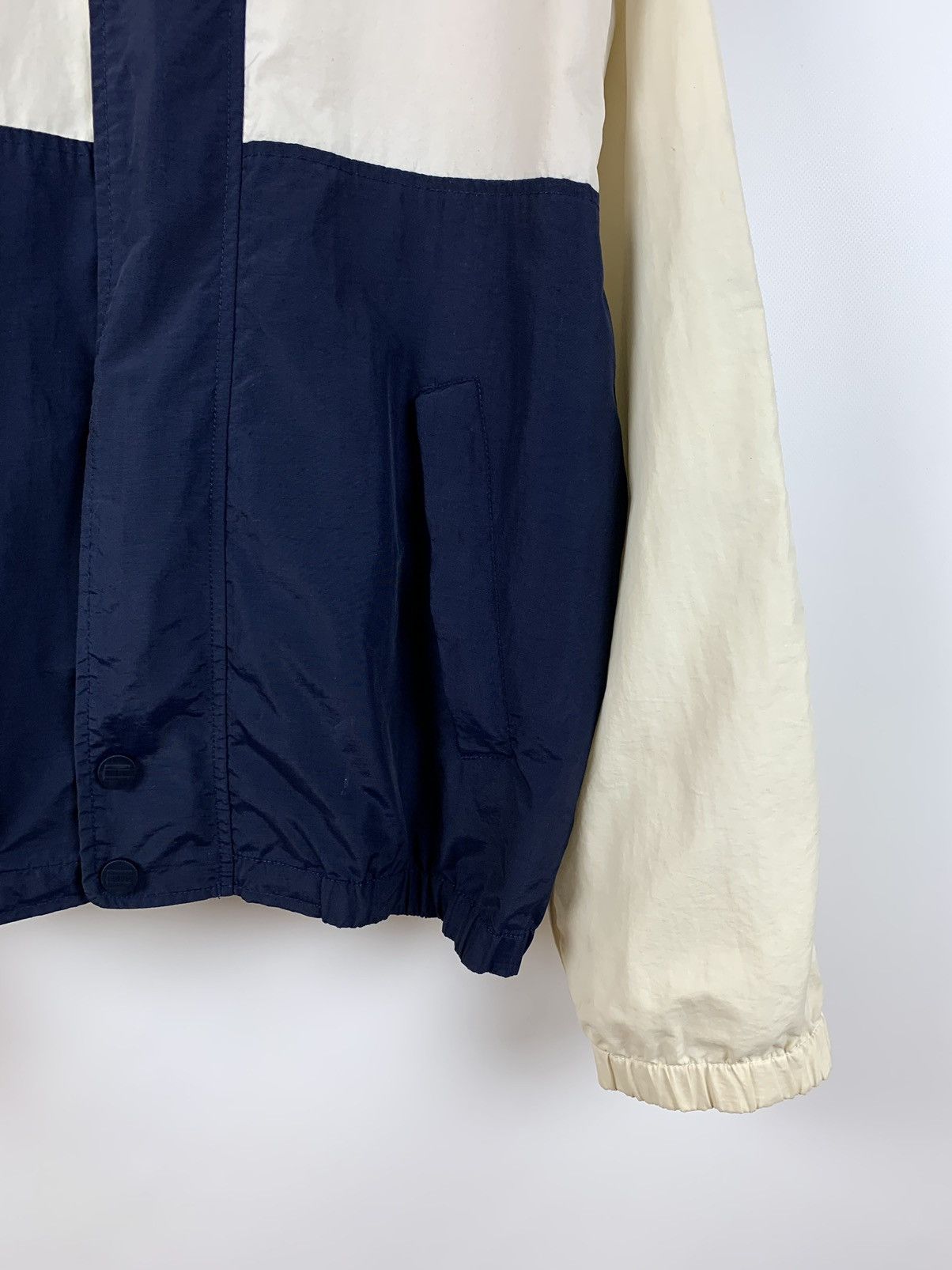 Tommy Hilfiger 90s Vintage Tommy Hilfiger Nylon Hooded Windbreaker Jacket Size US L / EU 52-54 / 3 - 15 Thumbnail