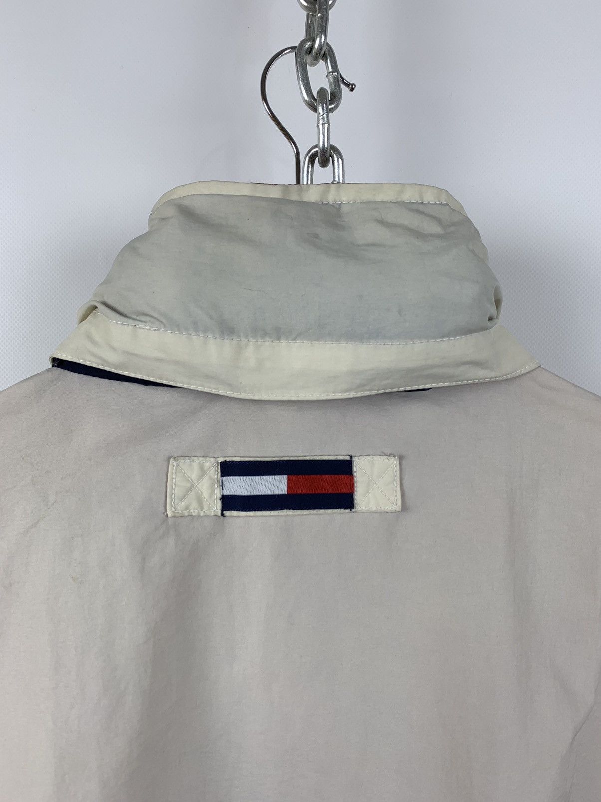 Tommy Hilfiger 90s Vintage Tommy Hilfiger Nylon Hooded Windbreaker Jacket Size US L / EU 52-54 / 3 - 11 Thumbnail