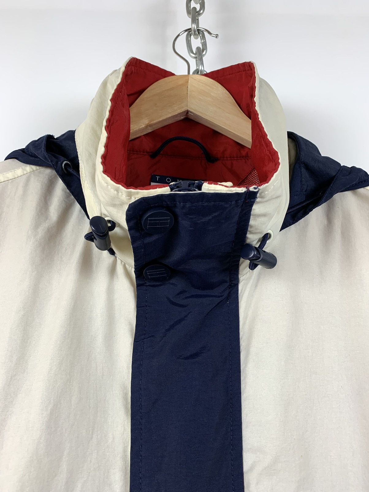 Tommy Hilfiger 90s Vintage Tommy Hilfiger Nylon Hooded Windbreaker Jacket Size US L / EU 52-54 / 3 - 13 Thumbnail