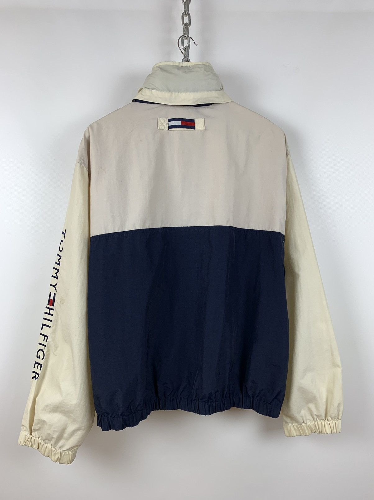 Tommy Hilfiger 90s Vintage Tommy Hilfiger Nylon Hooded Windbreaker Jacket Size US L / EU 52-54 / 3 - 2 Thumbnail
