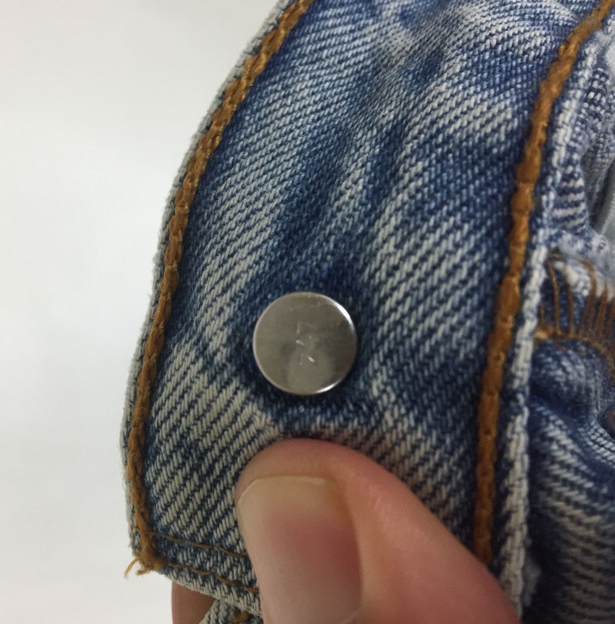 Levi's × Levi's Vintage Clothing Vintage Levis 501 Light Wash Made in USA Kurt kobain Style Size US 30 / EU 46 - 9 Thumbnail
