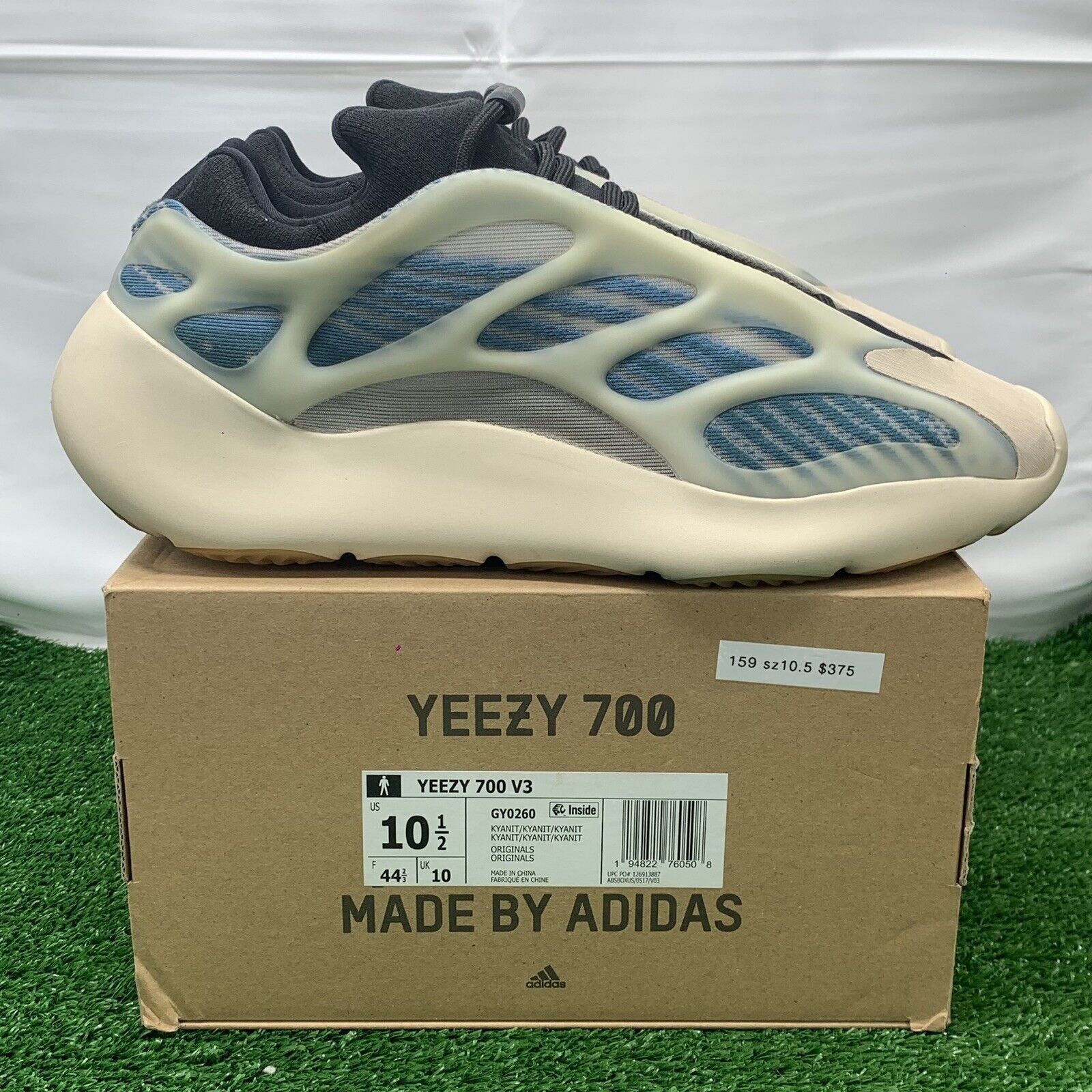 yeezy 700 v3 kyanite laces