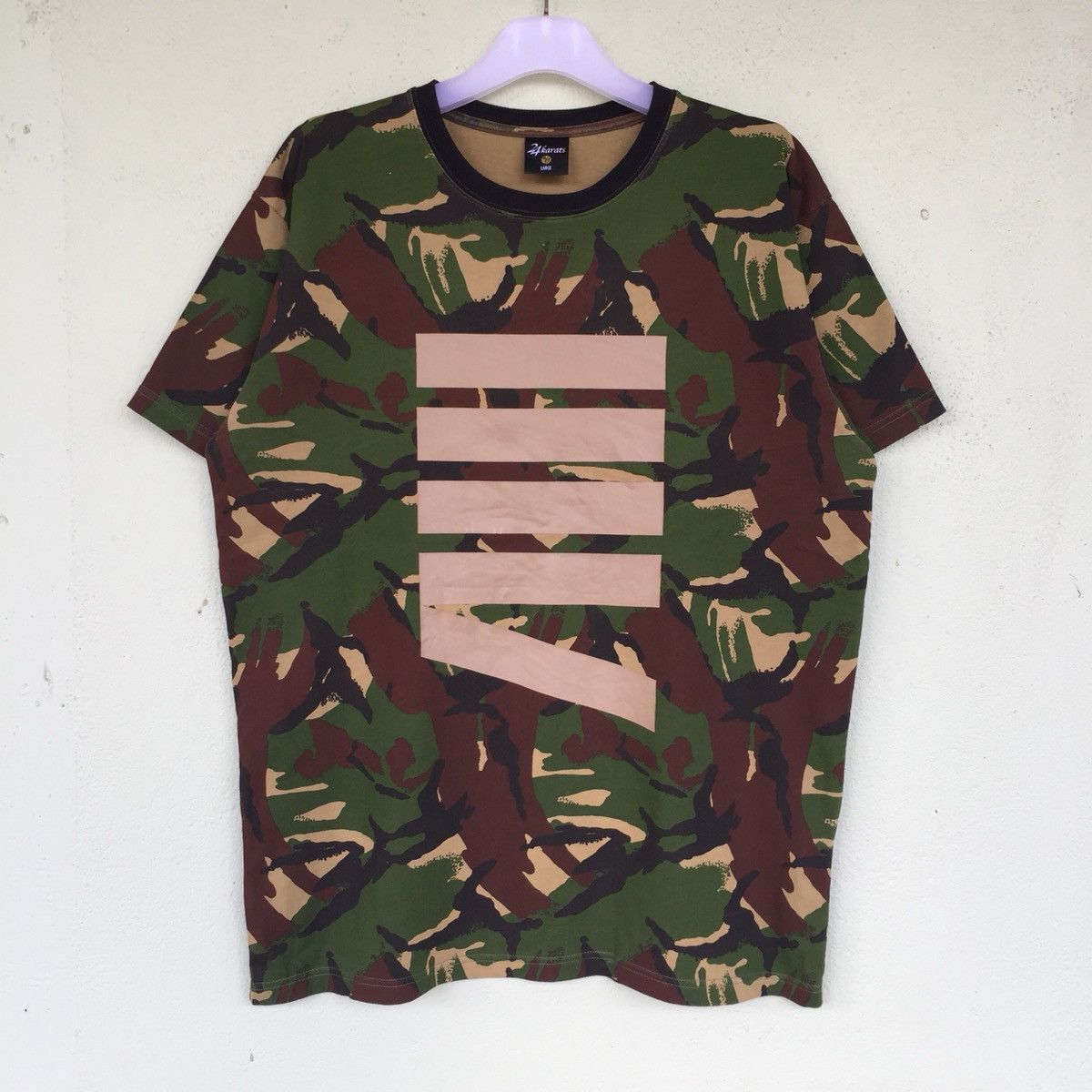 24 KARATS t shirt spell out big logo.. camo design