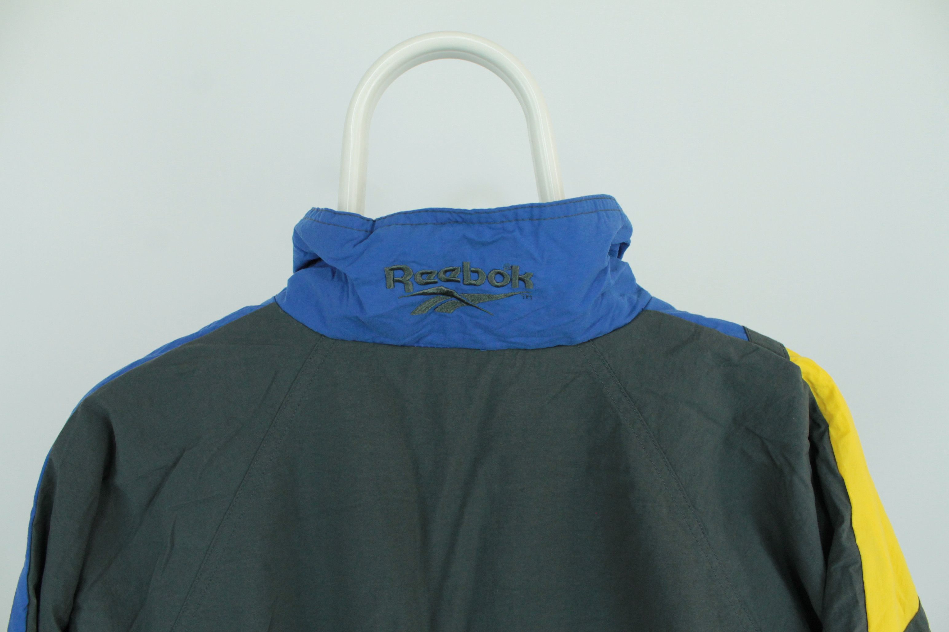 Reebok Vintage Reebok Windbreaker Jacket Size US L / EU 52-54 / 3 - 11 Thumbnail