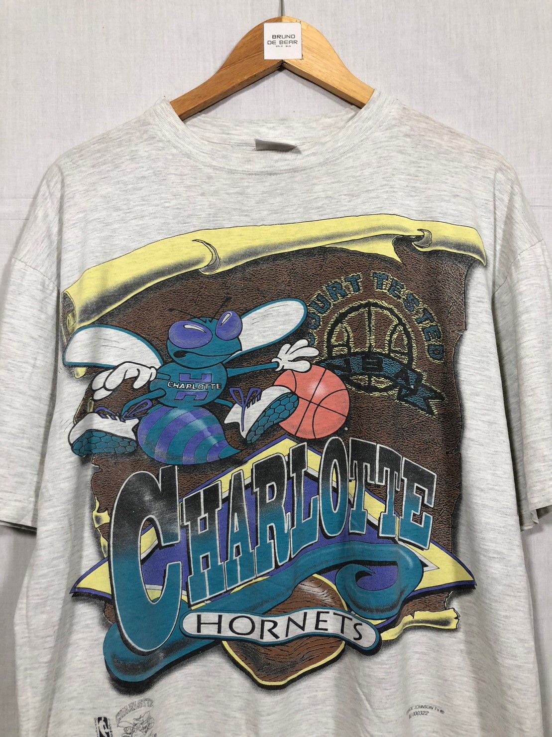 Vintage 90's Magic Johnson Charlotte Hornets shirt NBA