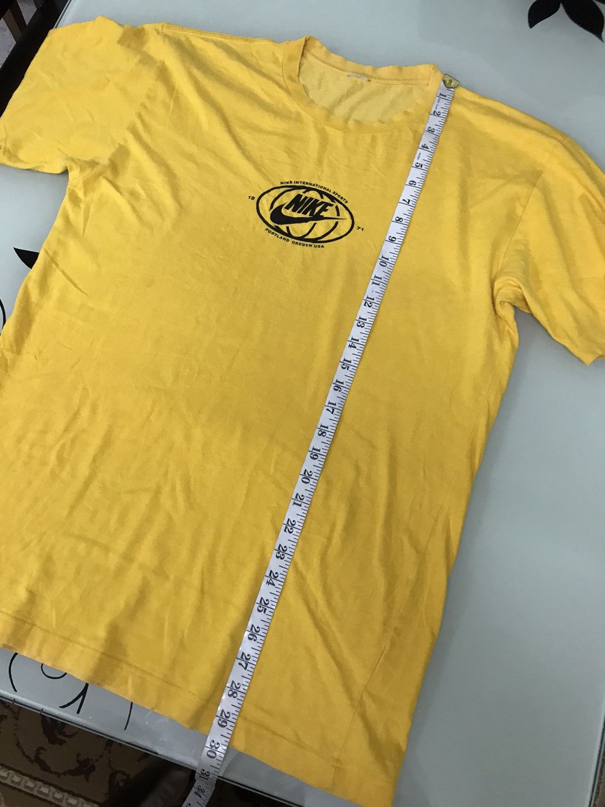 Nike Vintage Nike International Sport Center Logo Tees Size US L / EU 52-54 / 3 - 16 Thumbnail