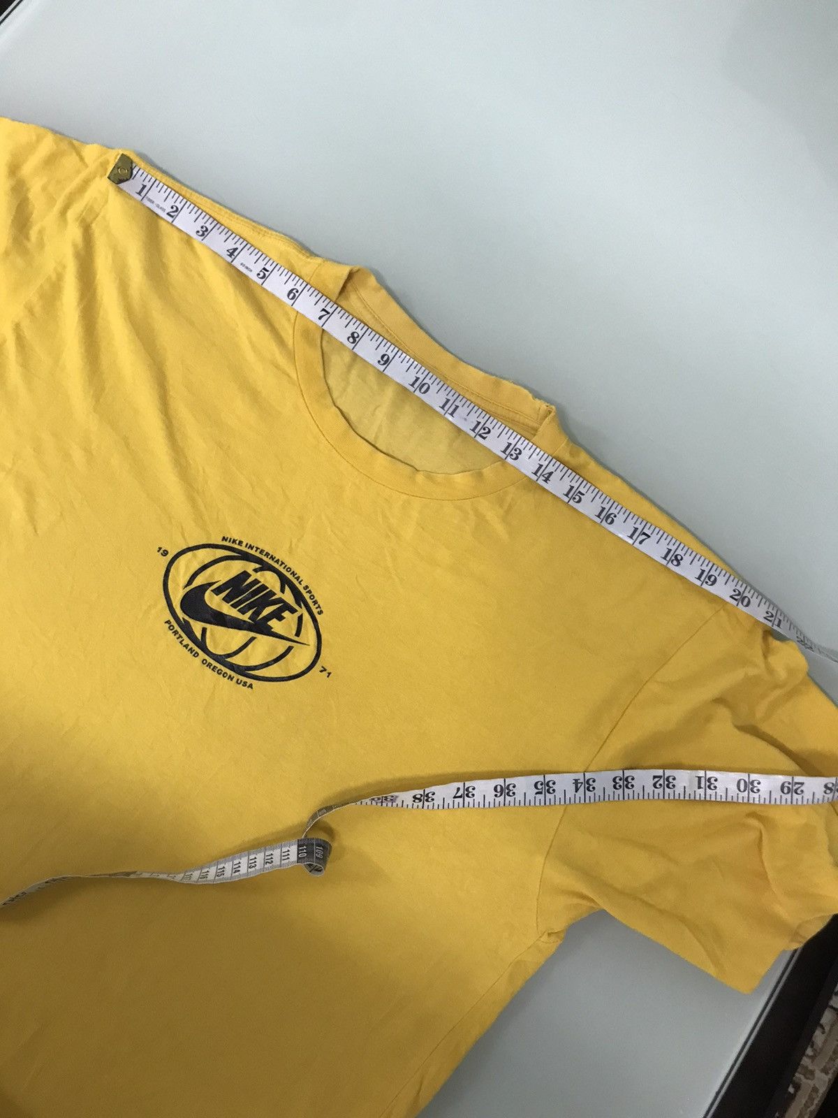 Nike Vintage Nike International Sport Center Logo Tees Size US L / EU 52-54 / 3 - 15 Thumbnail