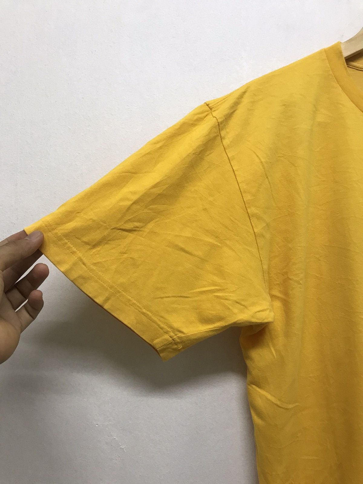 Nike Vintage Nike International Sport Center Logo Tees Size US L / EU 52-54 / 3 - 4 Thumbnail