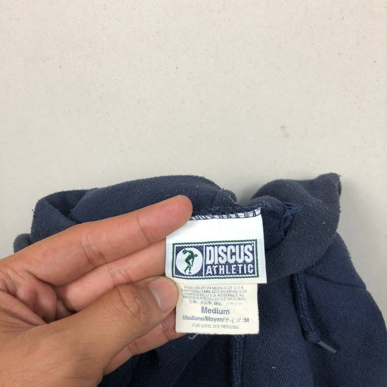 Russell Athletic Sun Faded Discuss Athletic Navy Blue Hoodie Sweatshirt Size US M / EU 48-50 / 2 - 6 Thumbnail