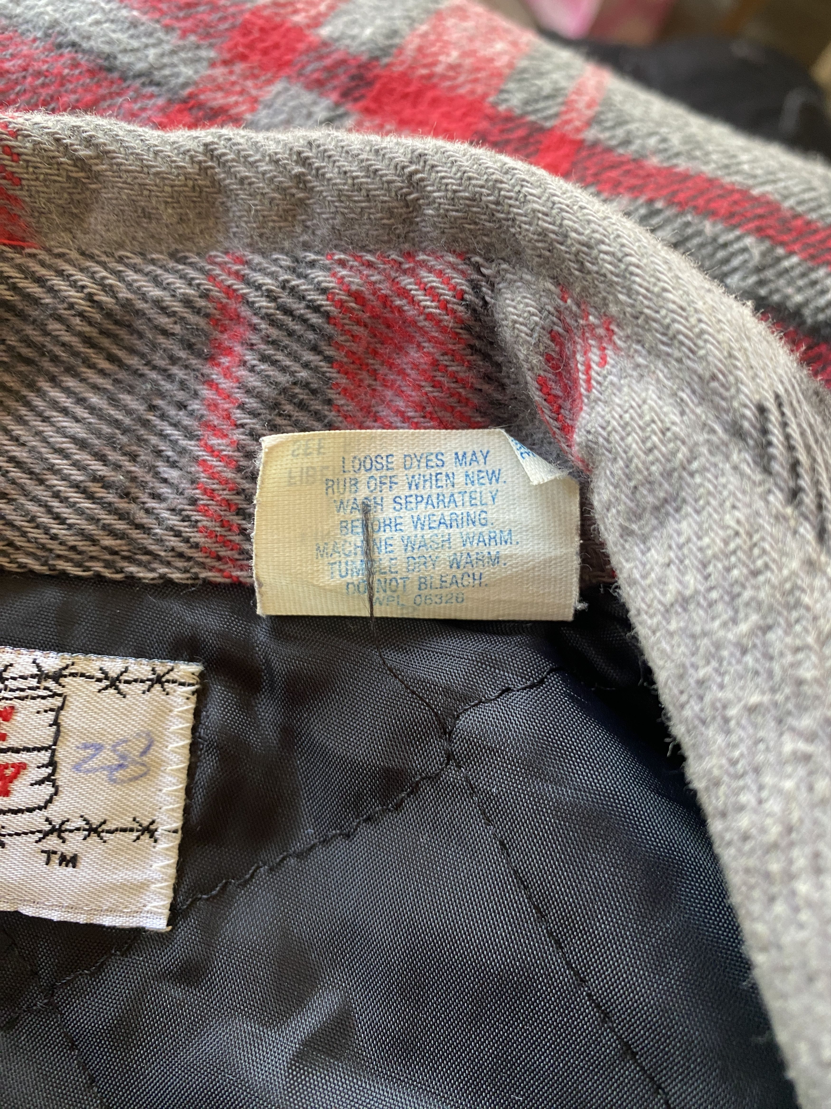 Flannel VINTAGE PRIVATE PROPERTY FLANNEL PLAID SHIRT Size US S / EU 44-46 / 1 - 11 Thumbnail