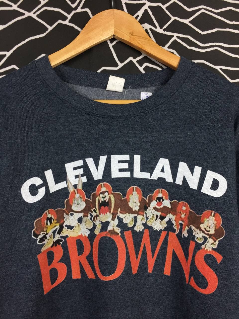 Cartoon Network Vtg Cleveland Browns Looney Tunes Tazmania Sweatshirt Size US XL / EU 56 / 4 - 3 Thumbnail