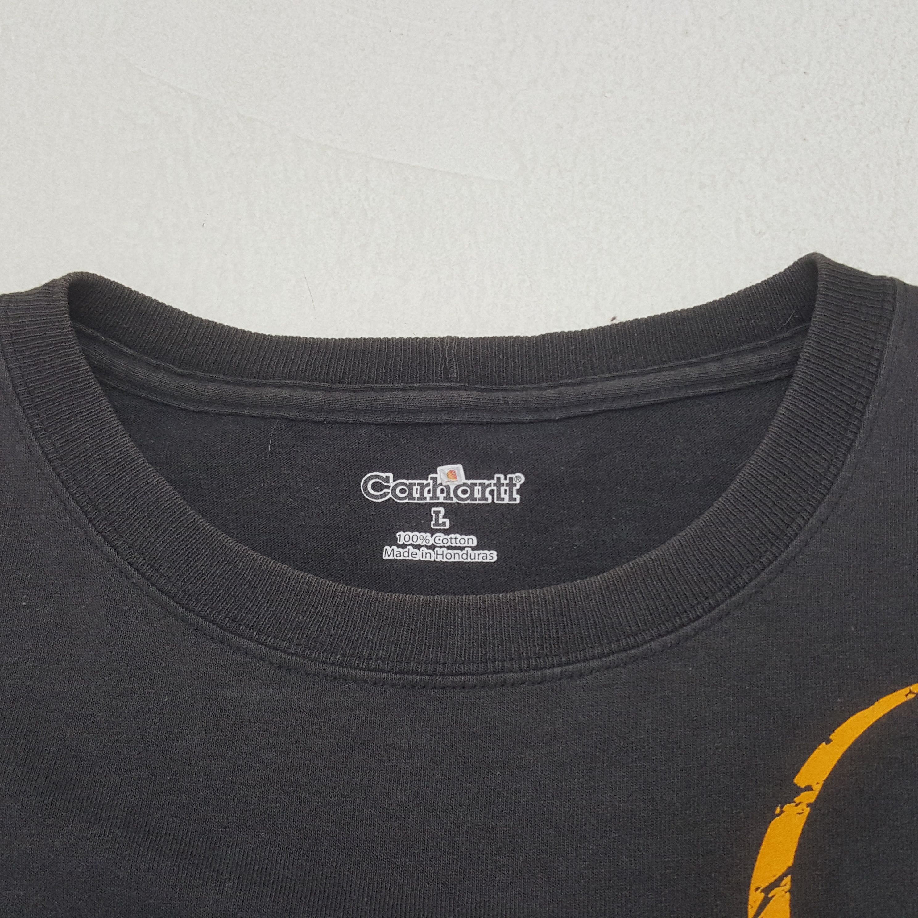 Vintage Carhartt Big Design Tshirt