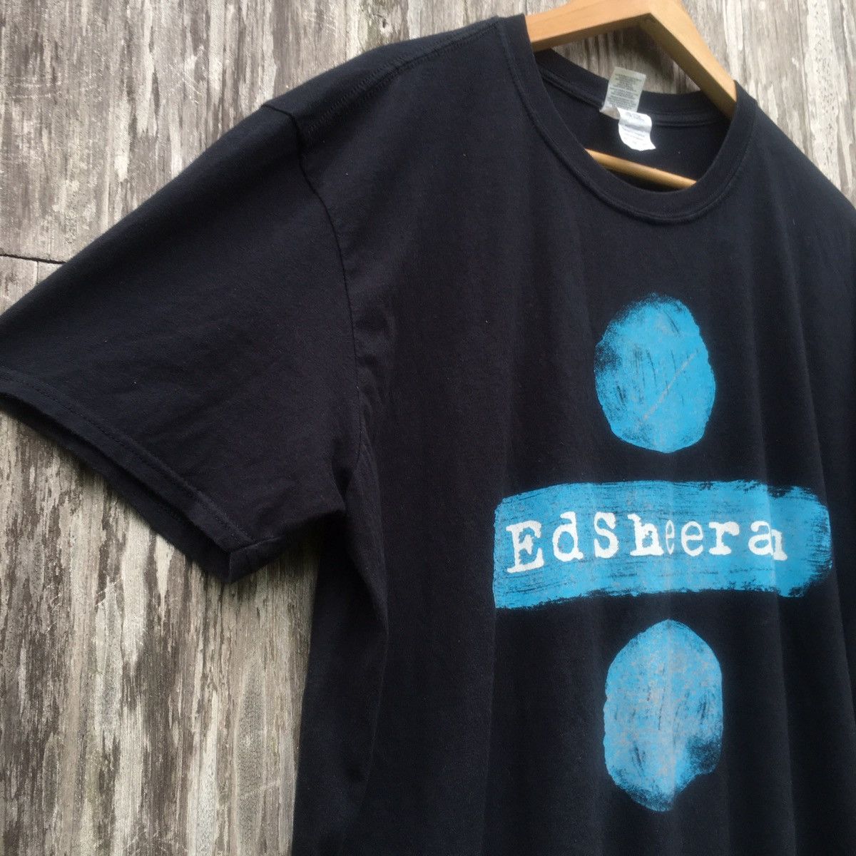 Band Tees Thrashed Faded Ed Sheeran Tour BAND ERD GRUNGE TSHIRT Size US XL / EU 56 / 4 - 4 Thumbnail