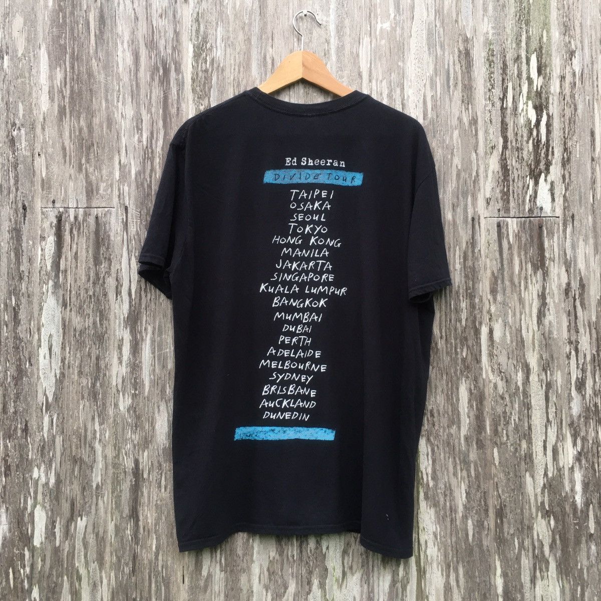 Band Tees Thrashed Faded Ed Sheeran Tour BAND ERD GRUNGE TSHIRT Size US XL / EU 56 / 4 - 2 Thumbnail