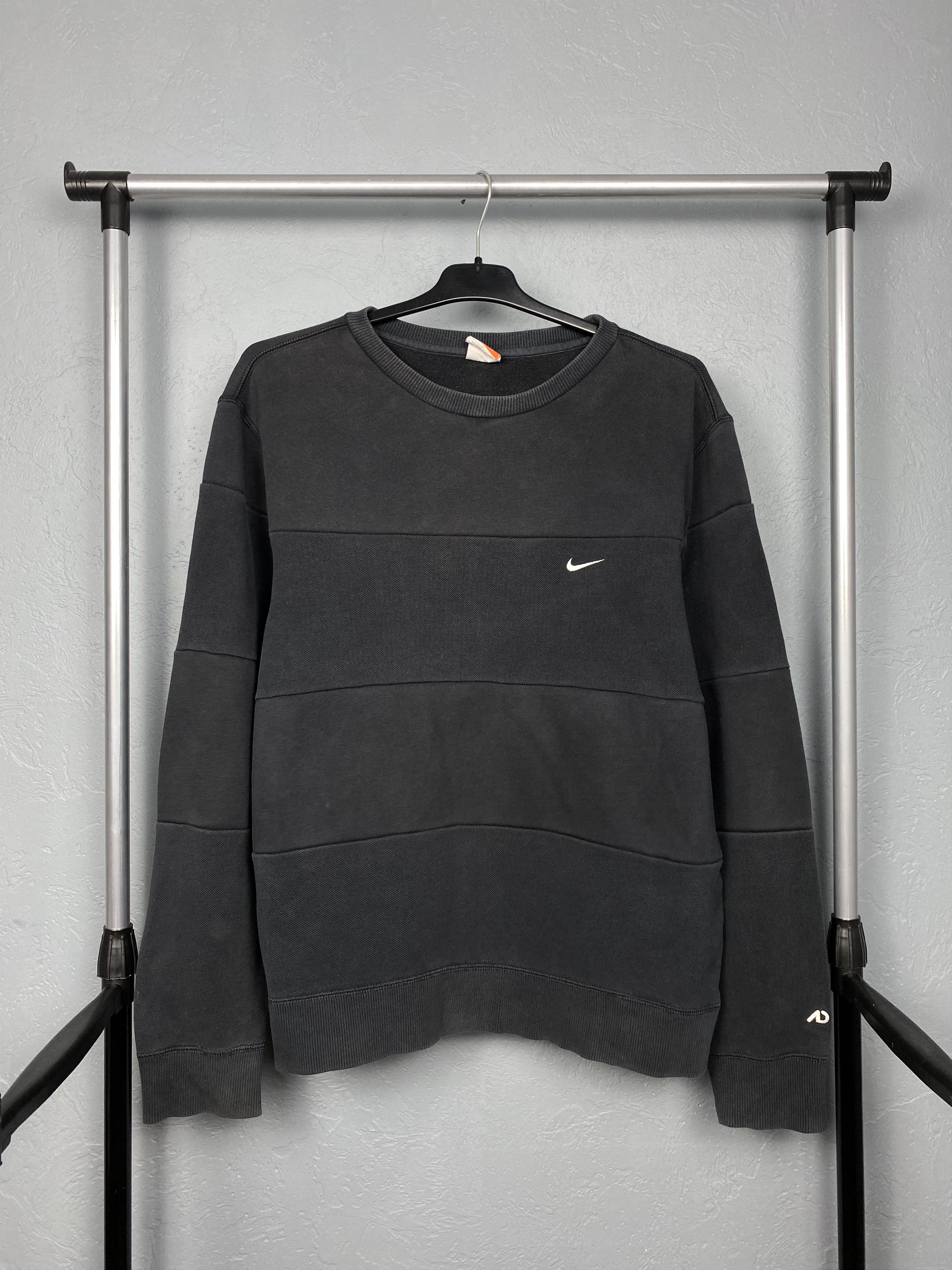 Nike Nike Vintage Mens Crew Neck Sweatshirt Y2K Size US L / EU 52-54 / 3 - 1 Thumbnail