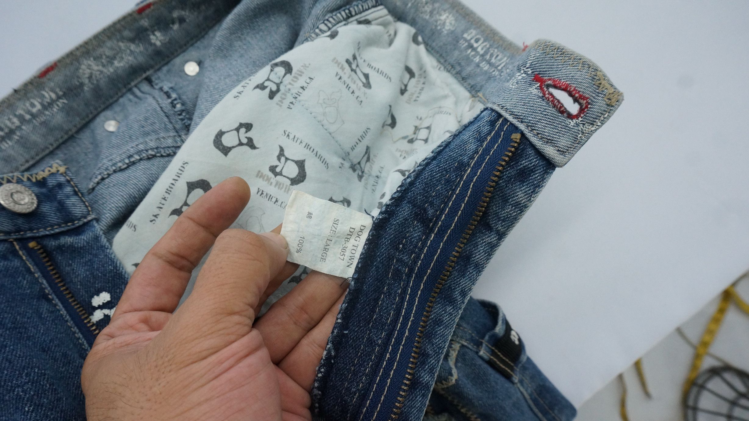 Dogtown 🔥 90s Vintage DOGTOWN Distressed Baggy Worn Jeans Size US 33 - 22 Thumbnail