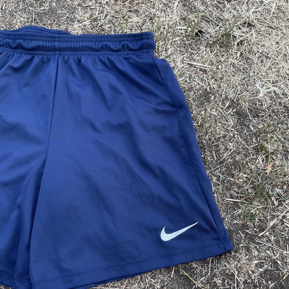 Vintage Vintage 90s Nike Swoosh Shorts Streetwear Blue Bleached 30 Size US 30 / EU 46 - 2 Thumbnail