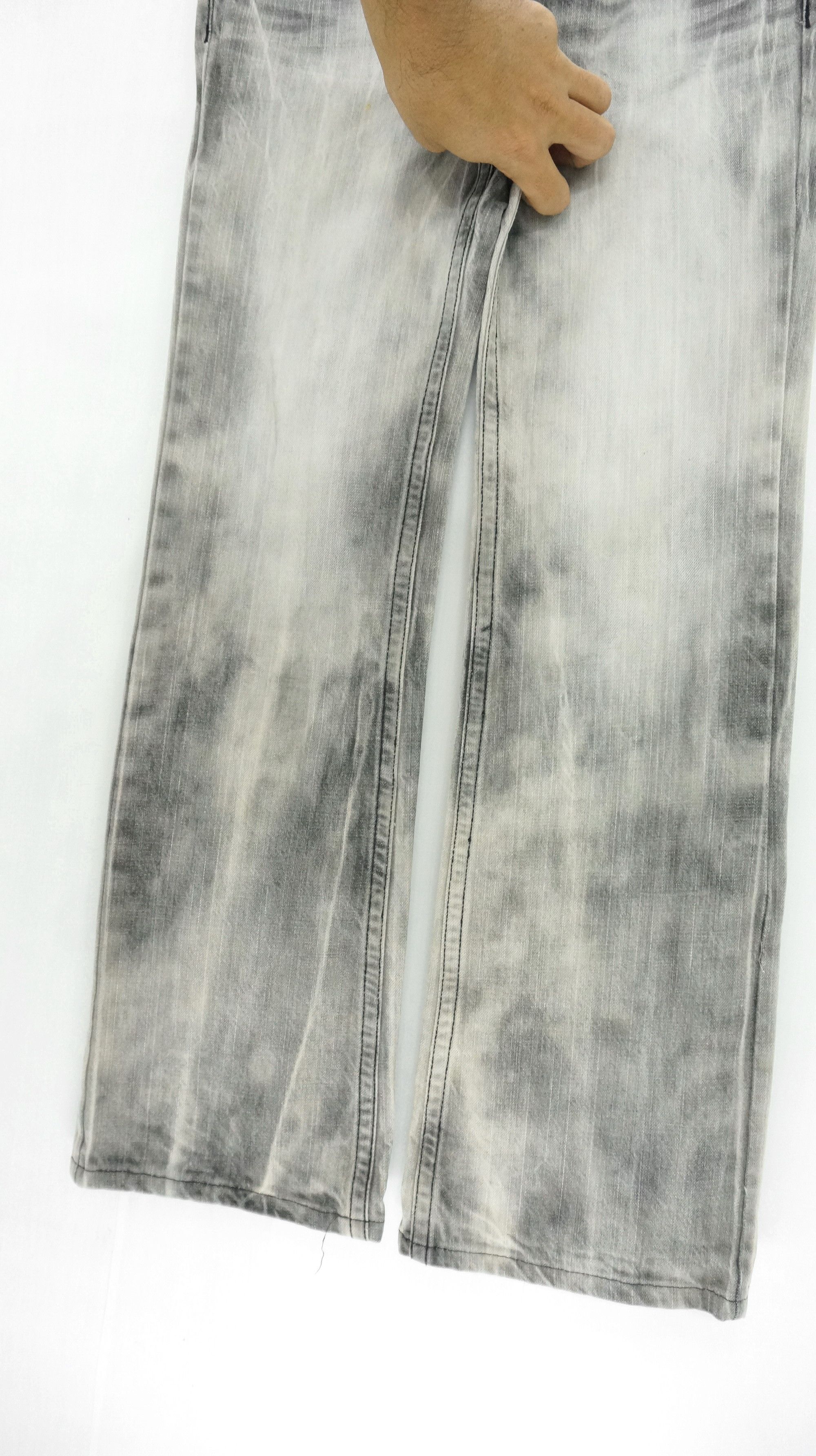 Japanese Brand 💀 XFRM 💀 Vintage Punk Distressed Acid Wash Skull Jeans Size US 29 - 10 Thumbnail