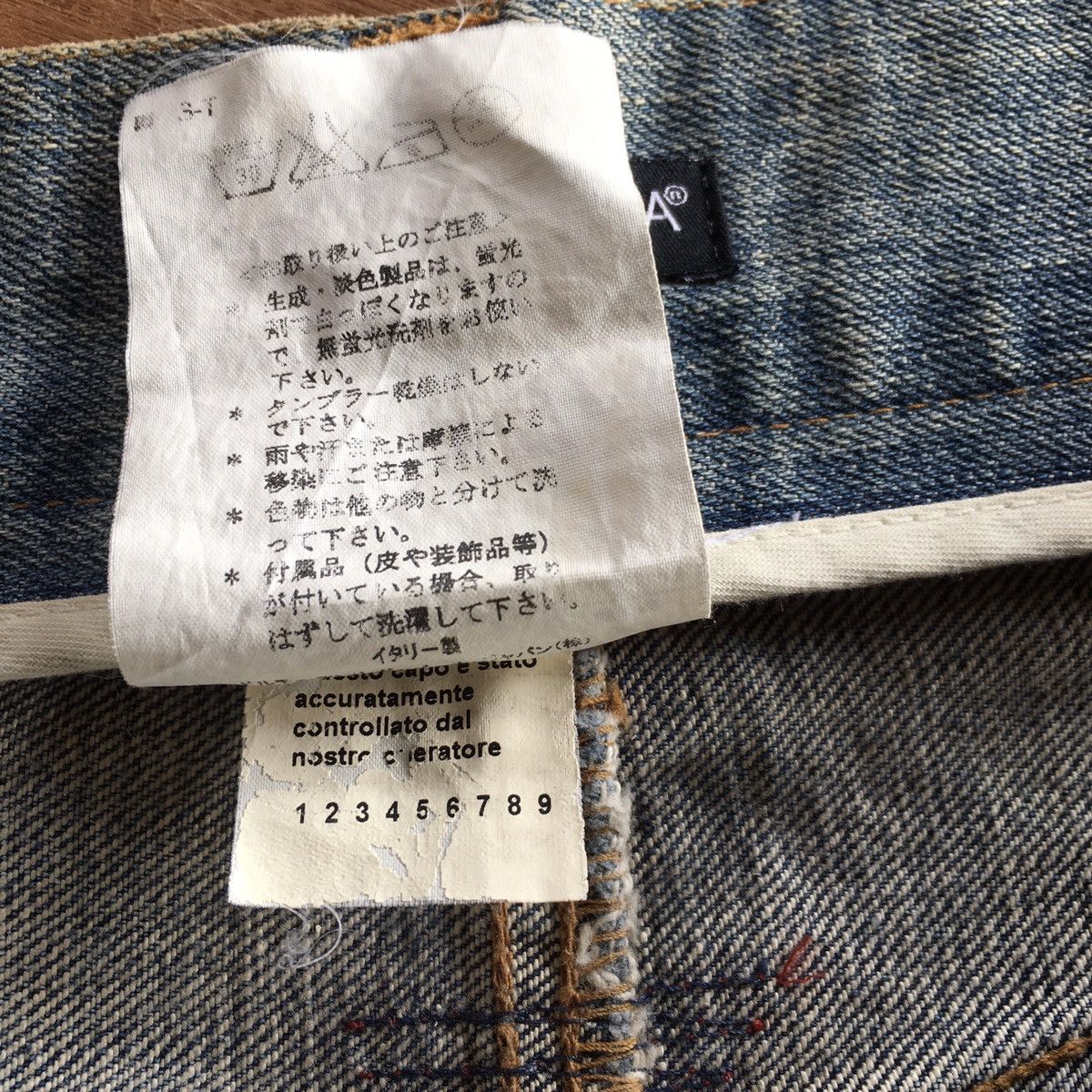 Dolce & Gabbana Thrashed Vintage Dolce & Gabbana DISTRESSED ERD GRUNGE JEANS Size US 33 - 4 Thumbnail