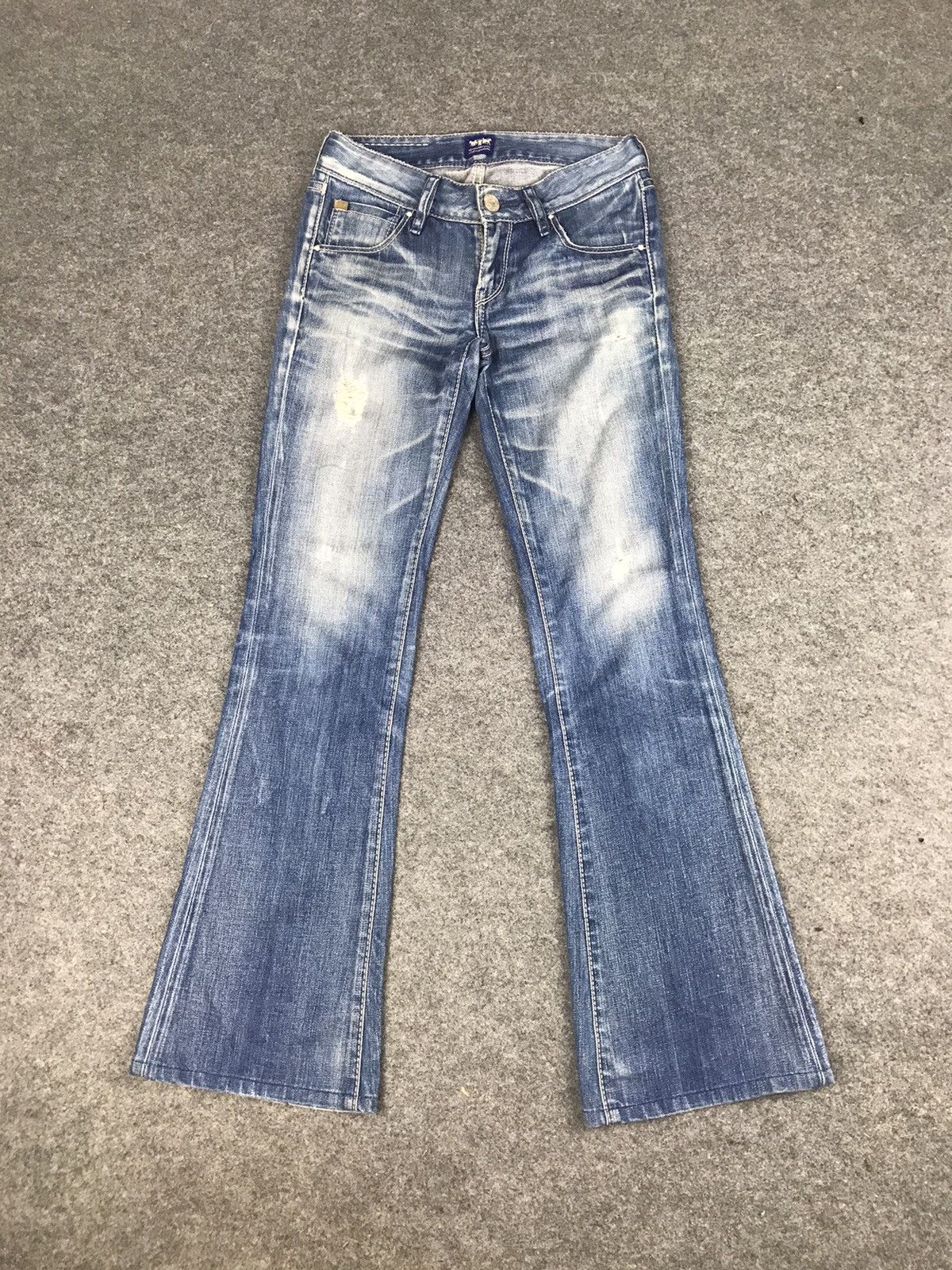 image of Levis Flare Lady Style Design in Blue, Women's (Size 27)