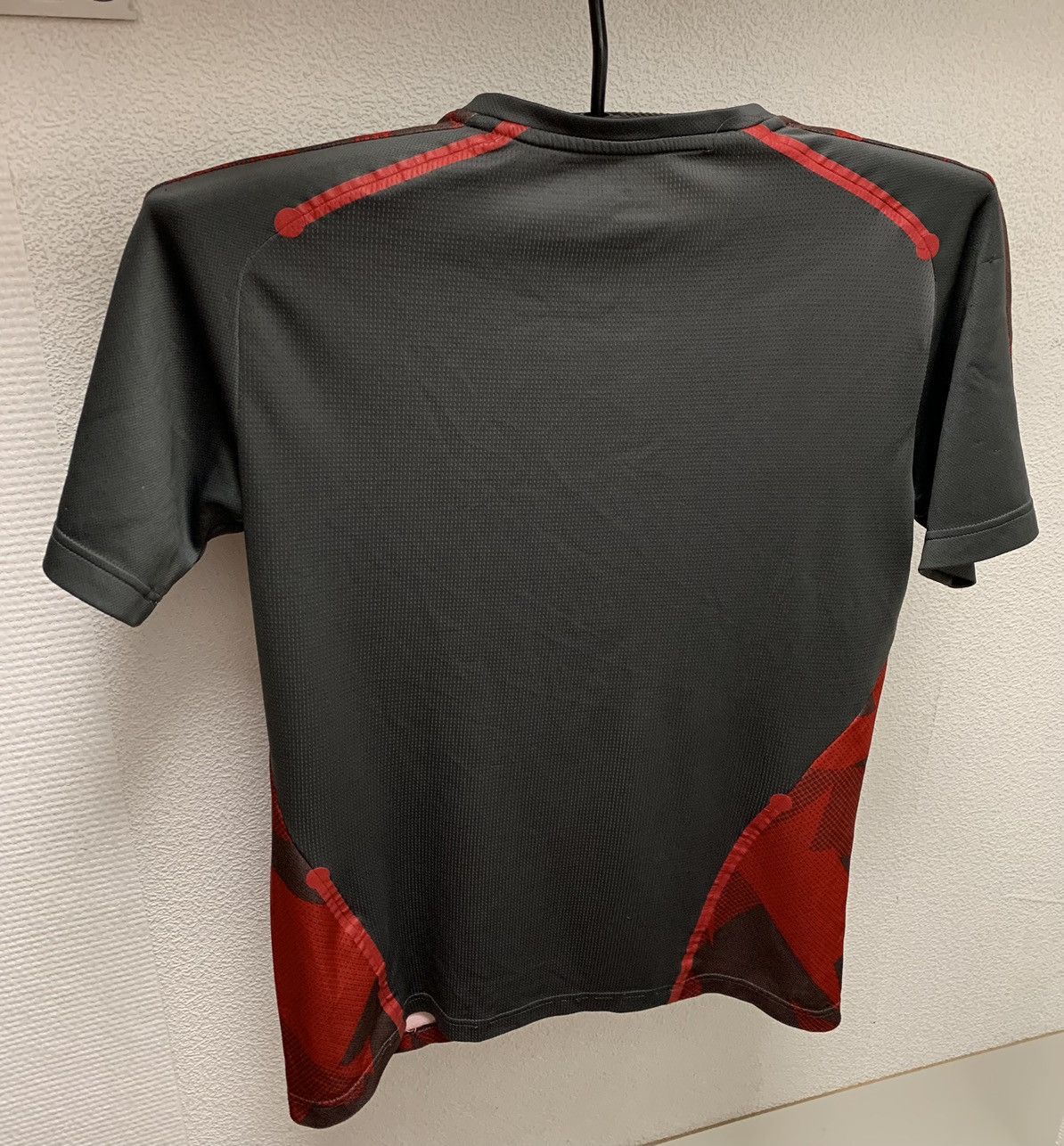 Puma Arsenal Puma soccer jersey M fly emirates 2017 Size US M / EU 48-50 / 2 - 4 Thumbnail
