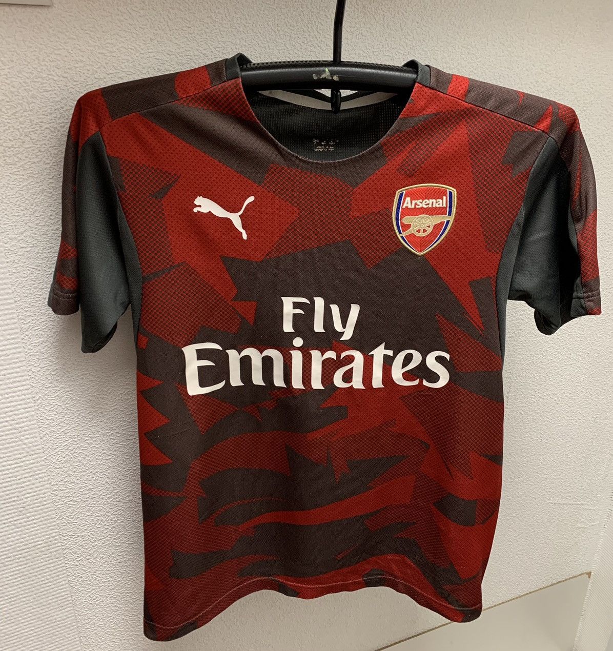 Puma Arsenal Puma soccer jersey M fly emirates 2017 Size US M / EU 48-50 / 2 - 1 Thumbnail