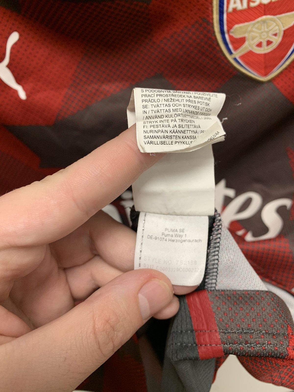 Puma Arsenal Puma soccer jersey M fly emirates 2017 Size US M / EU 48-50 / 2 - 5 Thumbnail