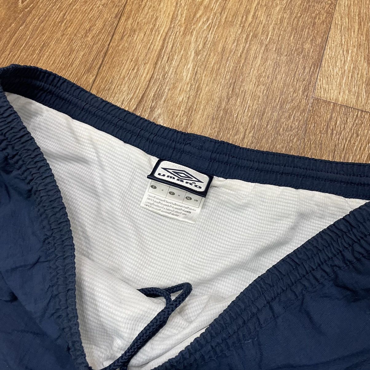 Vintage Vintage Y2K Umbro Mini Logo Shorts Streetwear Navy Baggy 36 Size US 36 / EU 52 - 6 Thumbnail