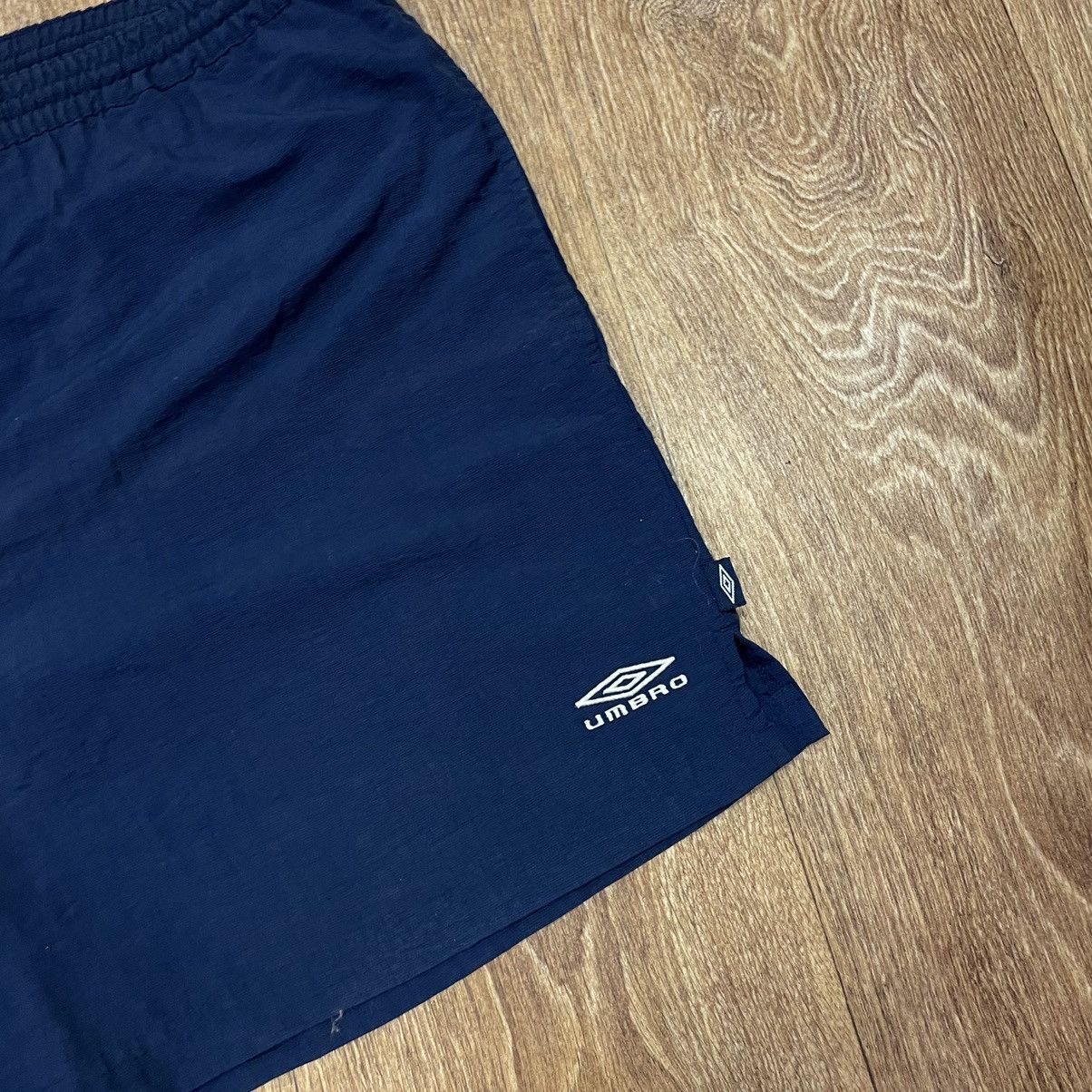 Vintage Vintage Y2K Umbro Mini Logo Shorts Streetwear Navy Baggy 36 Size US 36 / EU 52 - 4 Thumbnail