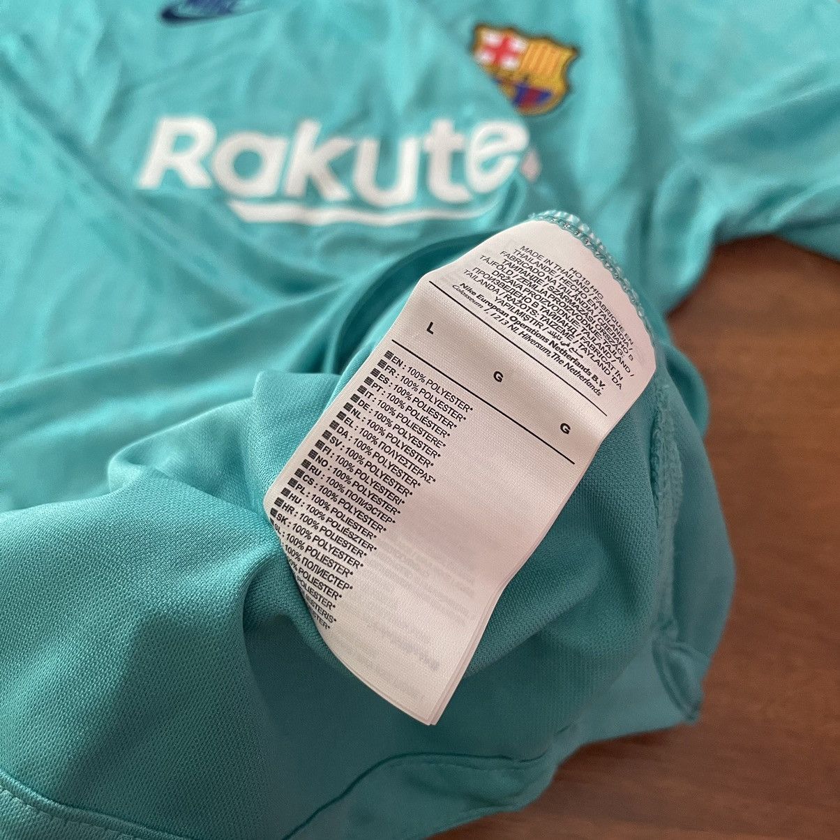 Nike NWT BARCELONA NIKE 2019/2020 FOOTBALL WOMENS THIRD JERSEY Size L / US 10 / IT 46 - 14 Thumbnail