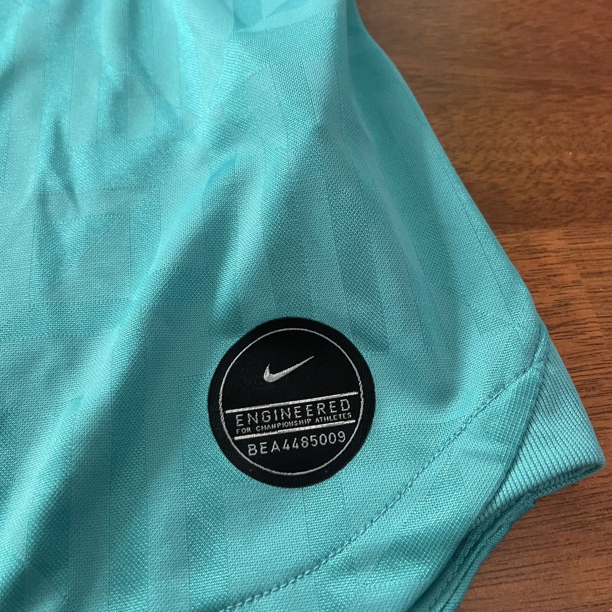 Nike NWT BARCELONA NIKE 2019/2020 FOOTBALL WOMENS THIRD JERSEY Size L / US 10 / IT 46 - 8 Thumbnail