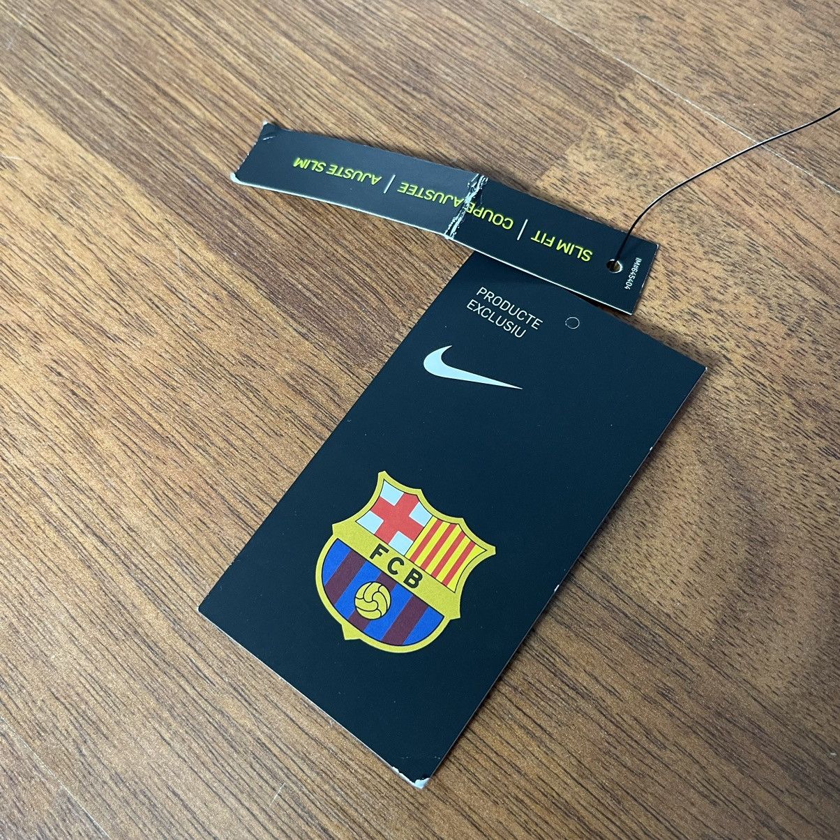 Nike NWT BARCELONA NIKE 2019/2020 FOOTBALL WOMENS THIRD JERSEY Size L / US 10 / IT 46 - 10 Thumbnail