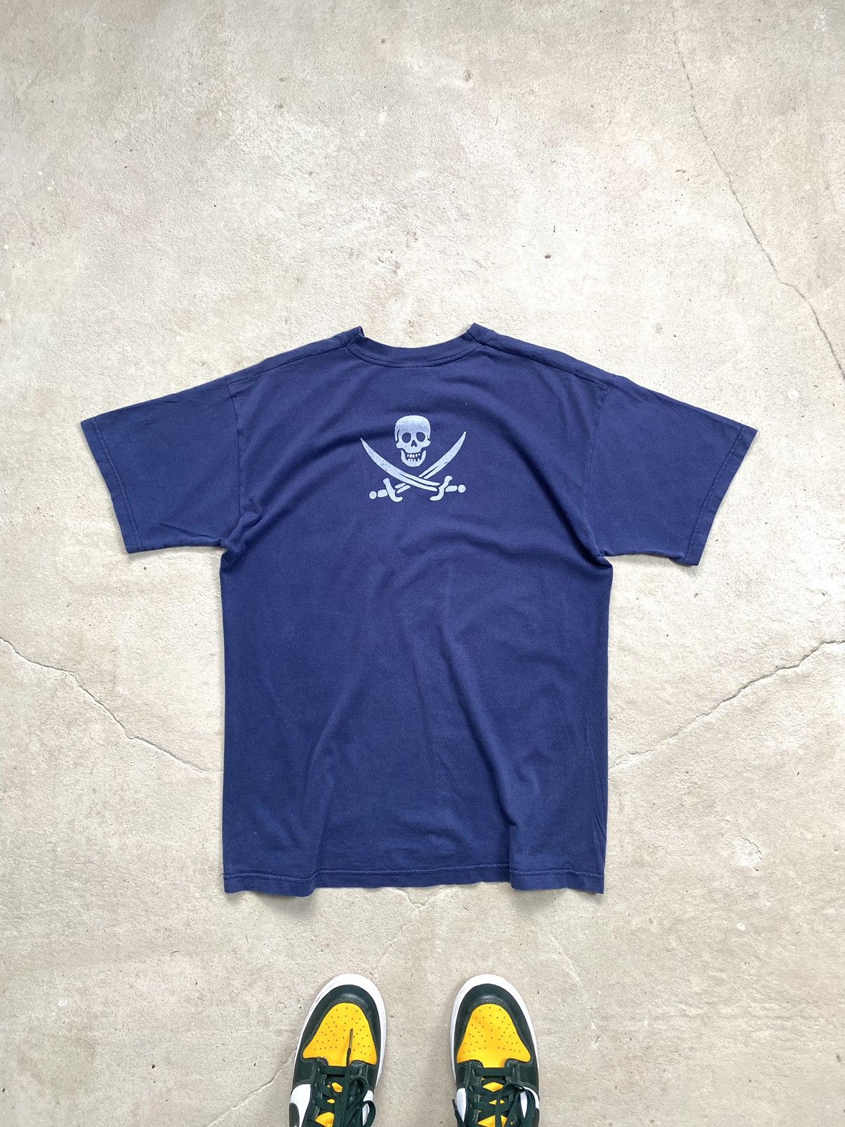 Noah 90’s Vintage Jolly Roger Faded T Shirt By Screen Stars Size US M / EU 48-50 / 2 - 1 Thumbnail