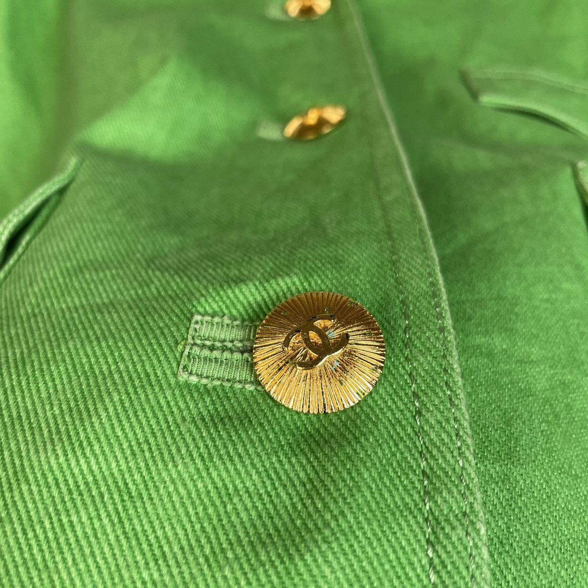 Chanel 🔥LAST PRICE🔥 Chanel Vert Green CC Buttons Coat Size M / US 6-8 / IT 42-44 - 12 Thumbnail