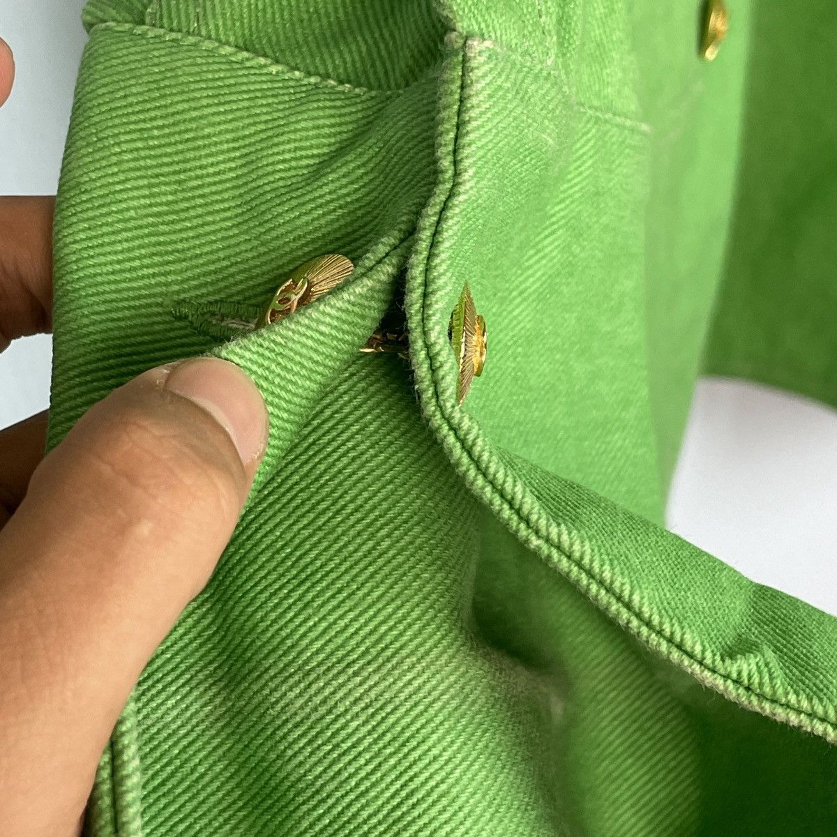 Chanel 🔥LAST PRICE🔥 Chanel Vert Green CC Buttons Coat Size M / US 6-8 / IT 42-44 - 11 Thumbnail