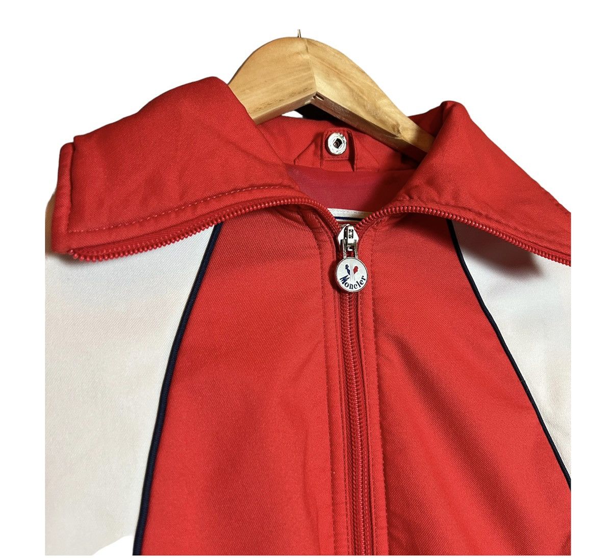 Moncler Moncler Jacket Size S / US 4 / IT 40 - 2 Thumbnail