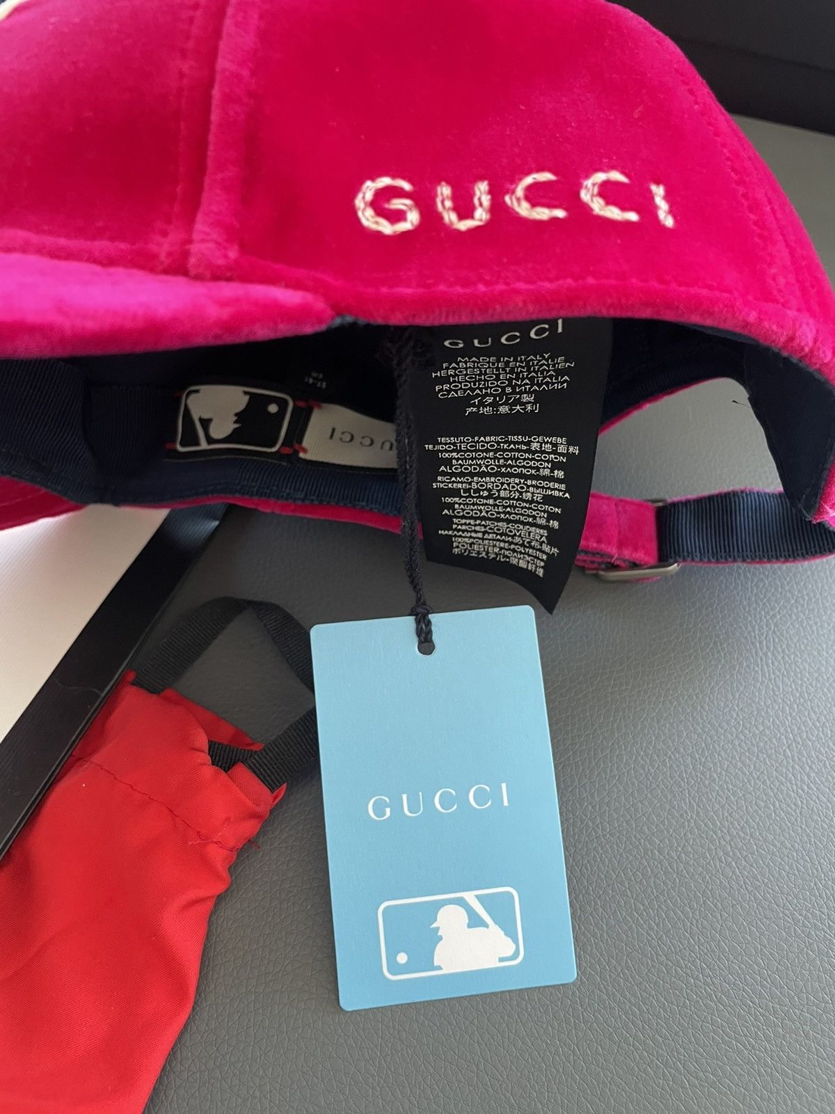 Gucci × New York Yankees Super Rare Brand NEW Runway Velvet Gucci x Yankees Logo Hat Size ONE SIZE - 6 Thumbnail