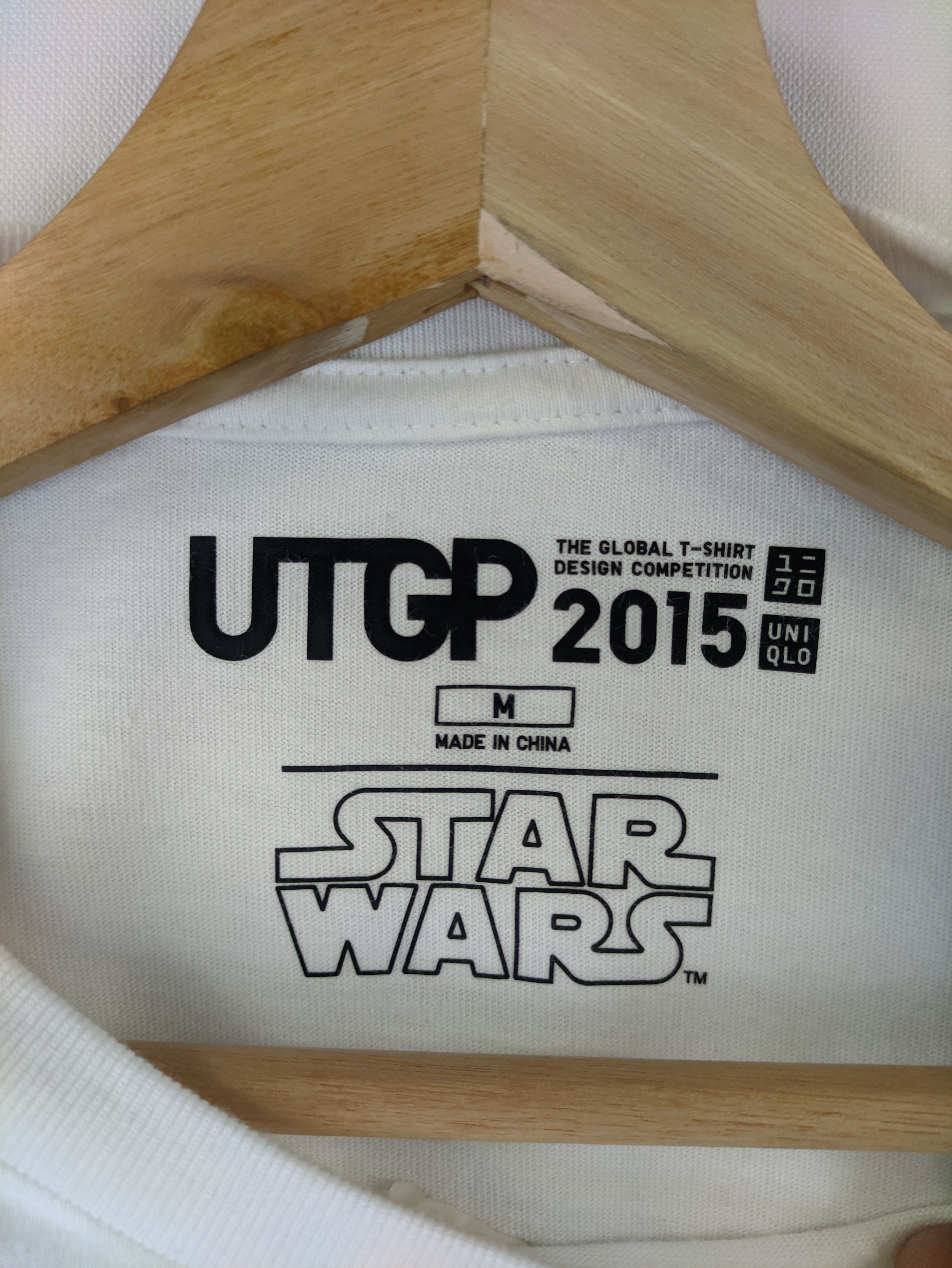 Uniqlo Steals🔥T Shirt Uniqlo Star Wars R2D2 (Bulk Price PM) Size US M / EU 48-50 / 2 - 3 Thumbnail