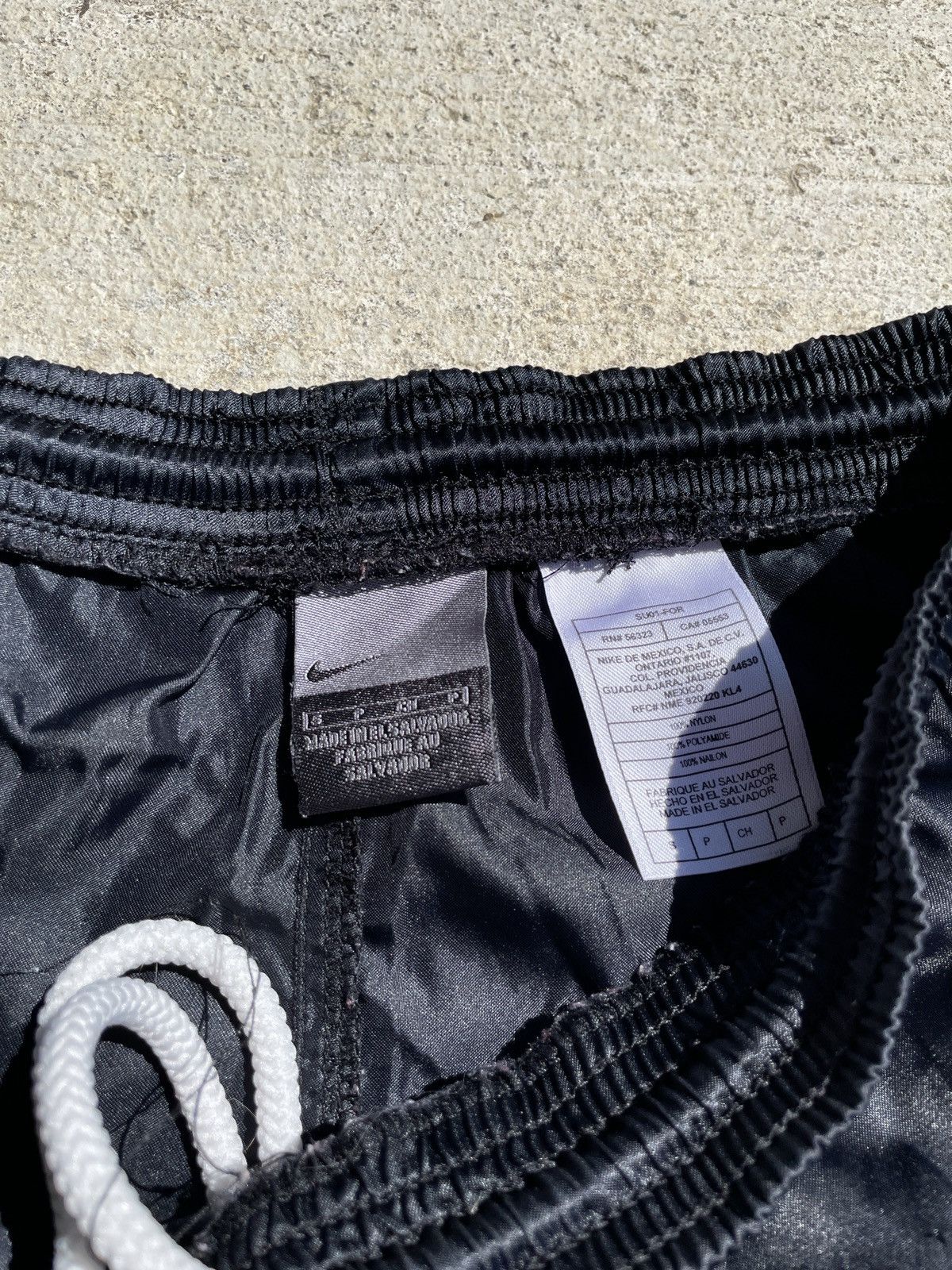 Nike × Vintage Nike swoosh shorts Size US 30 / EU 46 - 4 Thumbnail