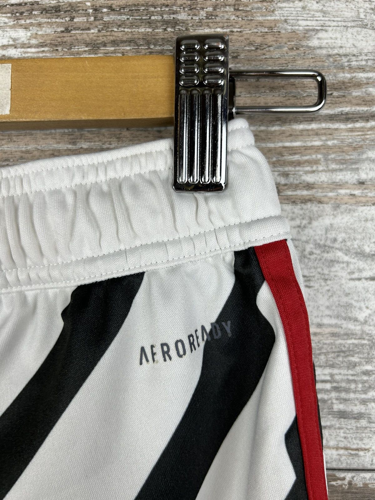 Adidas Mens Vintage Adidas FC Manchester United shorts Casemiro 18 Size US 30 / EU 46 - 7 Thumbnail