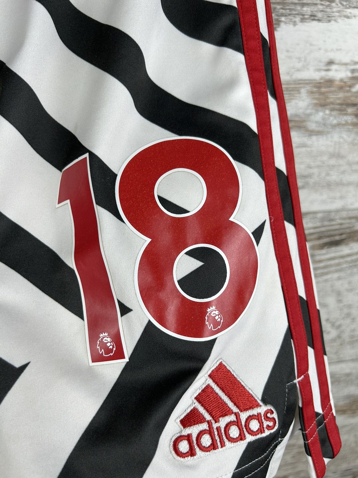 Adidas × Vintage Mens Vintage Adidas FC Manchester United shorts Casemiro 18 Size US 30 / EU 46 - 6 Thumbnail