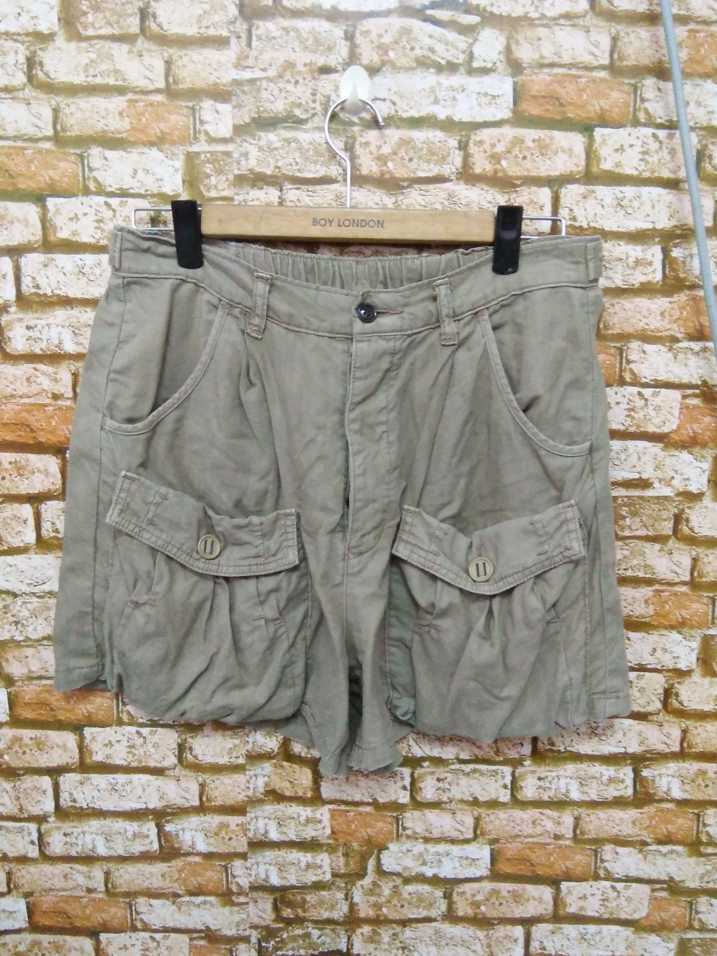 CABANE de ZUCCa CABANE DE ZUCCA SHORT (A354) WAIST 30 Size US 30 / EU 46 - 1 Thumbnail