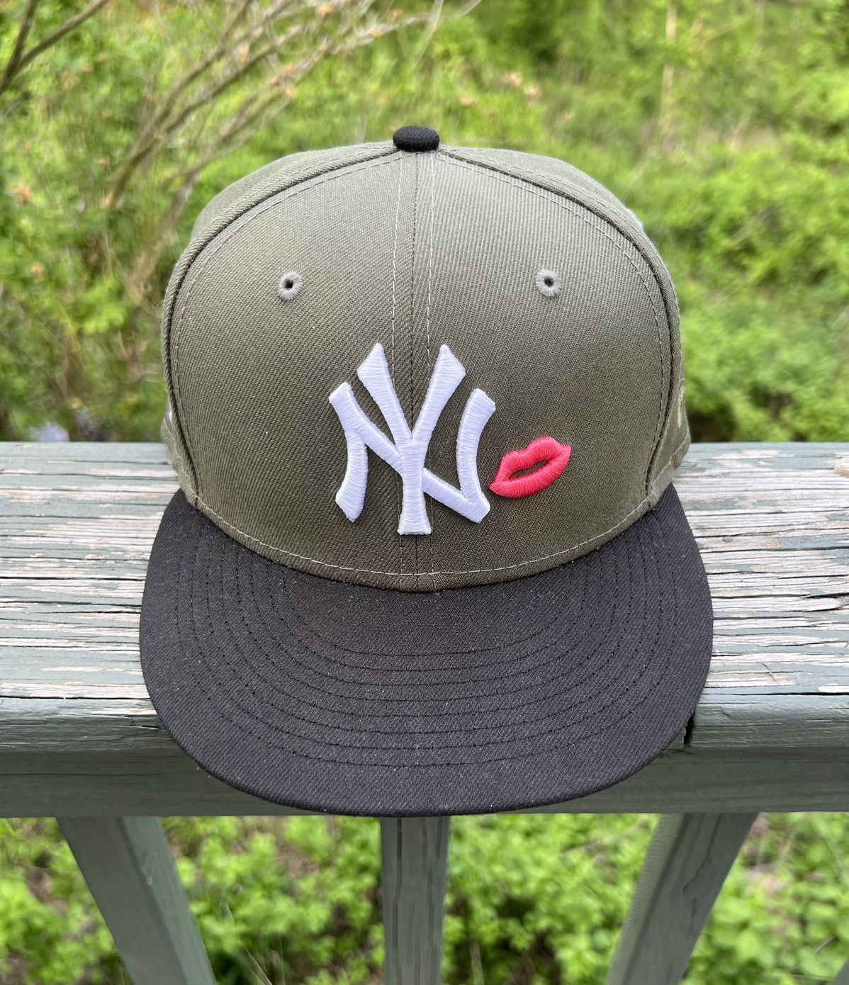 New Era Men's New Era Khaki/Olive New York Yankees Pink Undervisor